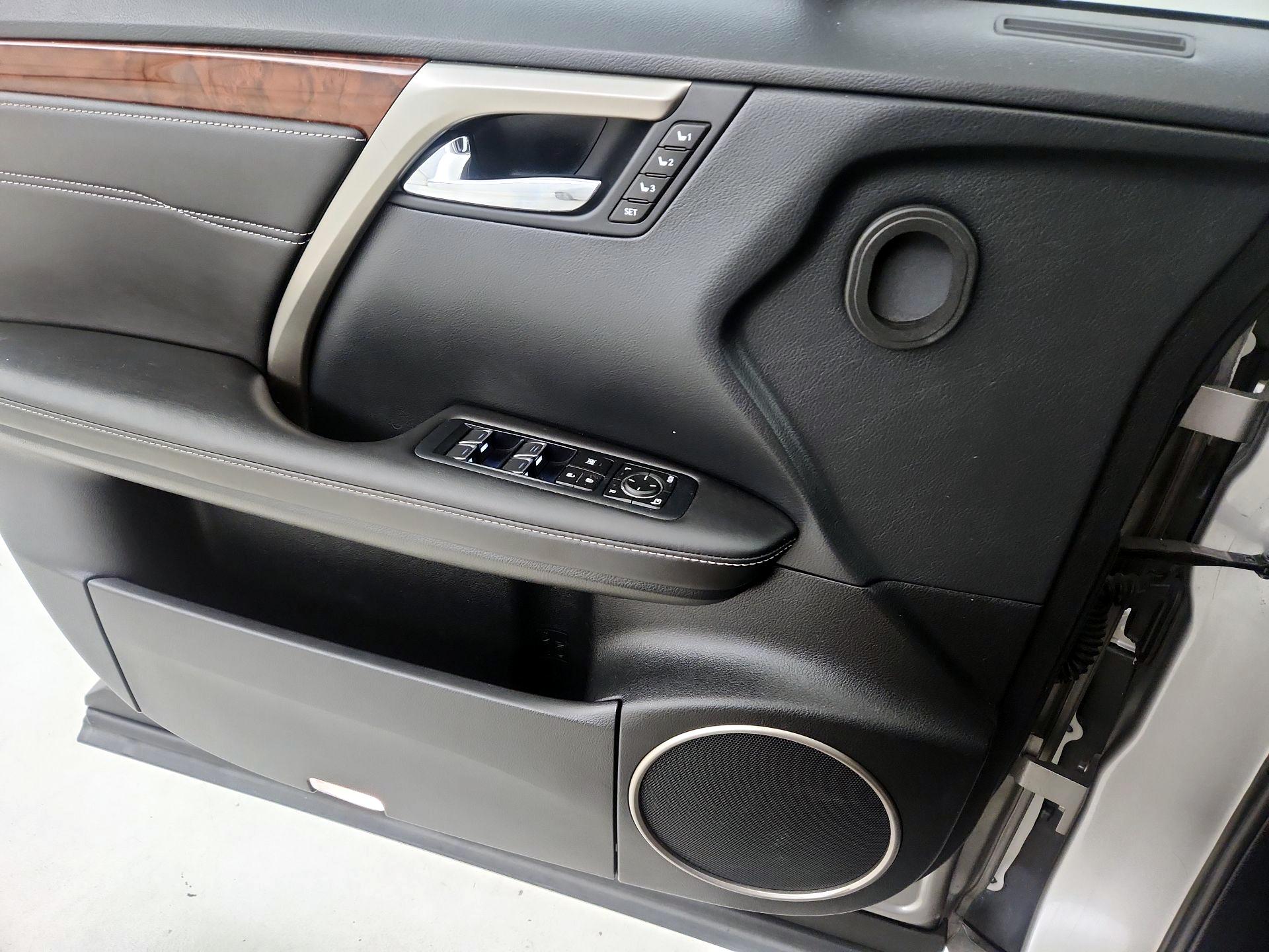 Thumbnail: 2018 Lexus RX - 12