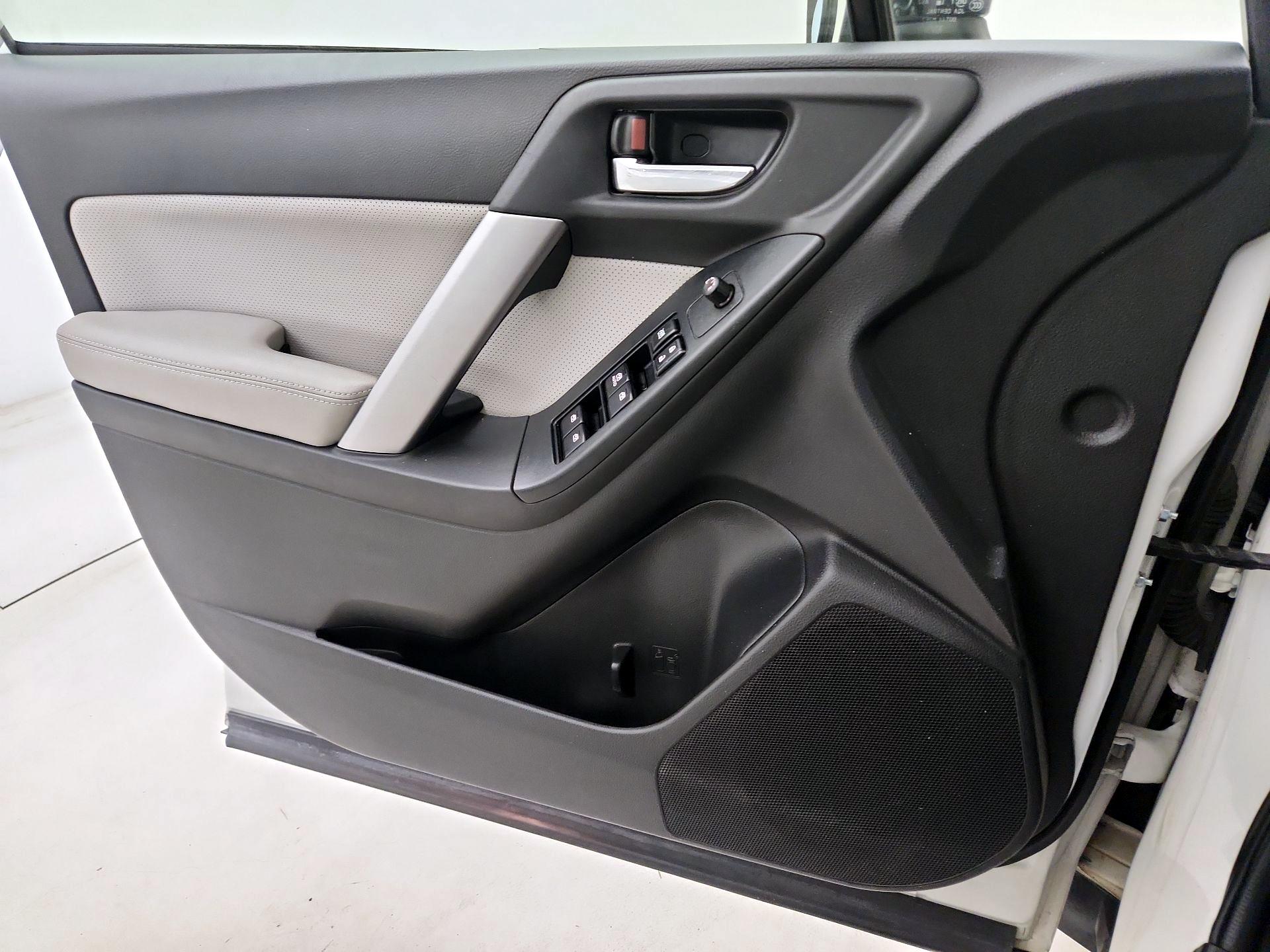 Thumbnail: 2015 Subaru Forester - 12