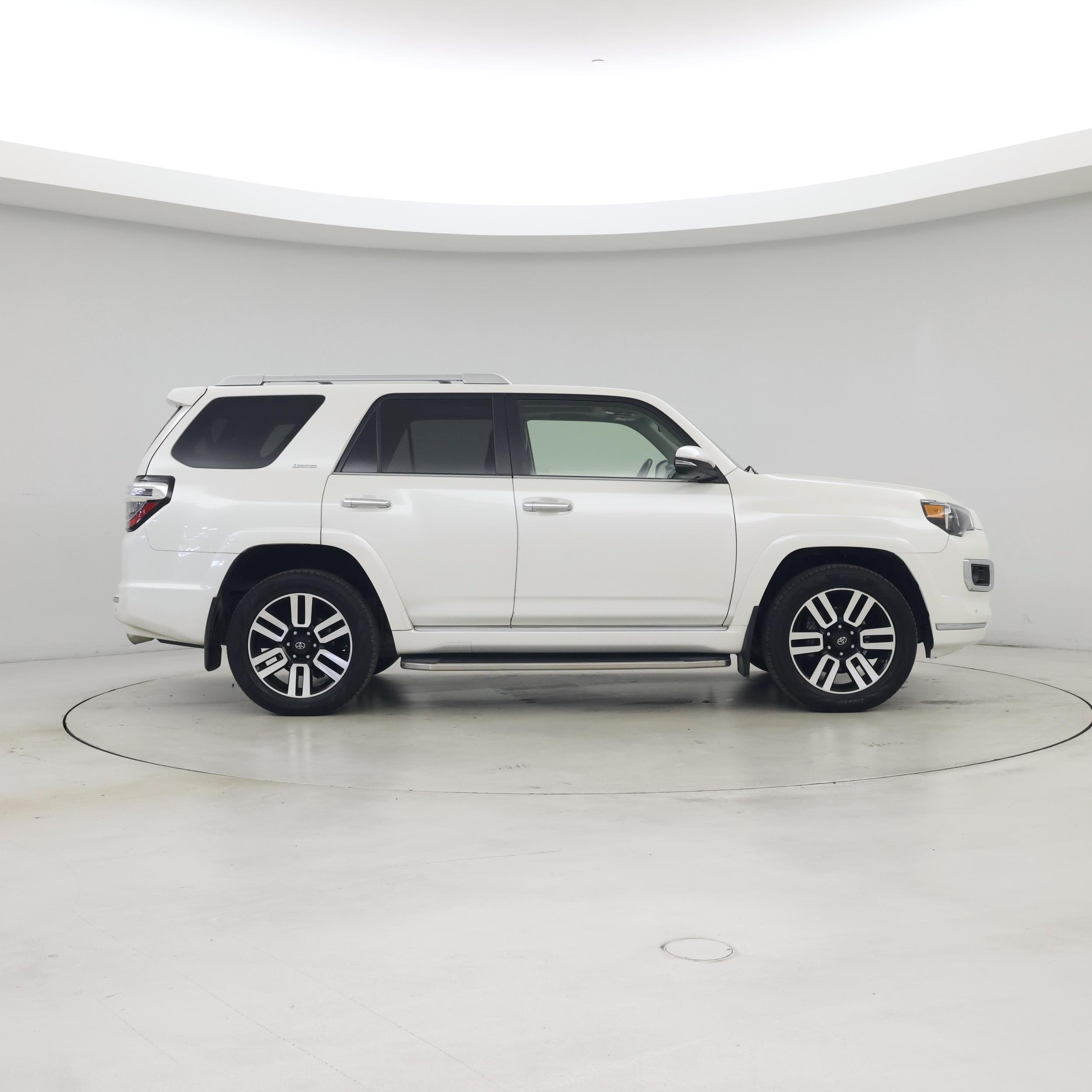 Thumbnail: 2015 Toyota 4Runner - 7