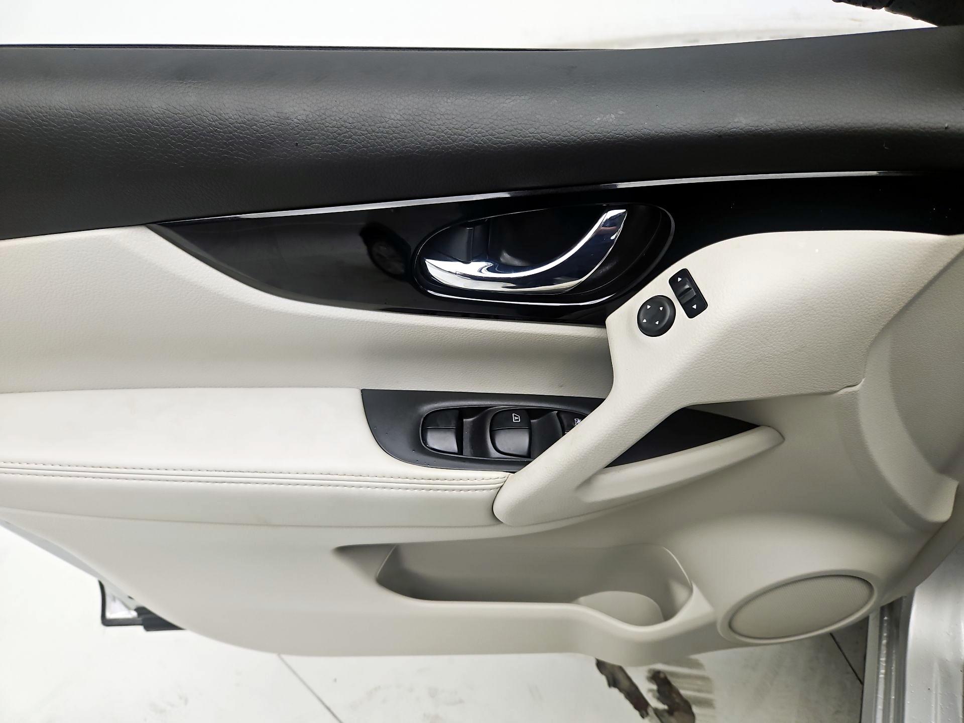 Thumbnail: 2019 Nissan Rogue Sport - 12