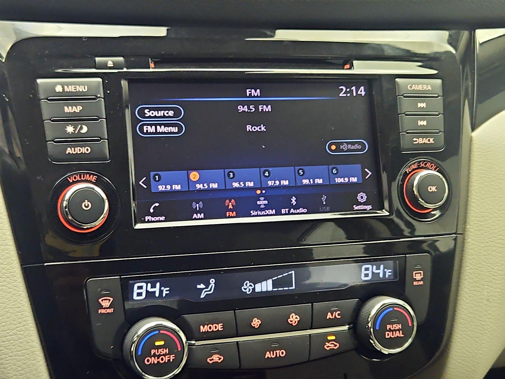 Thumbnail: 2019 Nissan Rogue Sport - 16