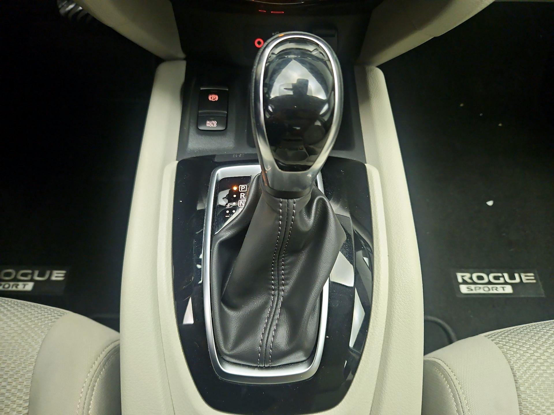 Thumbnail: 2019 Nissan Rogue Sport - 18