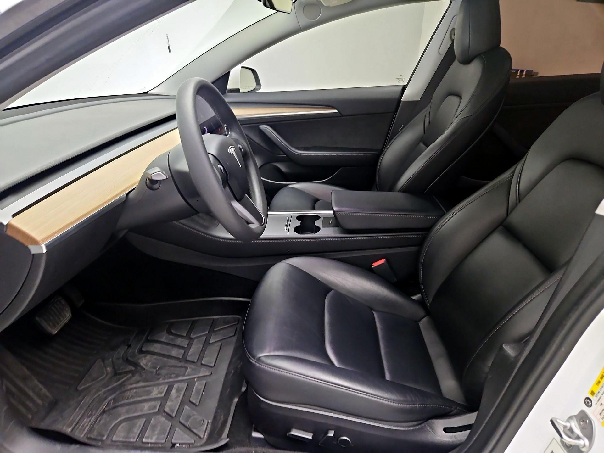 Thumbnail: 2021 Tesla Model 3 - 11