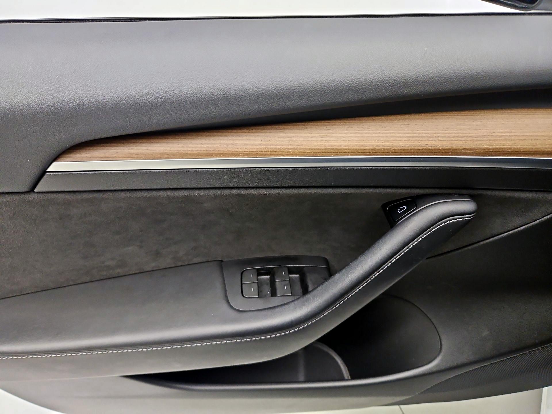 Thumbnail: 2021 Tesla Model 3 - 12