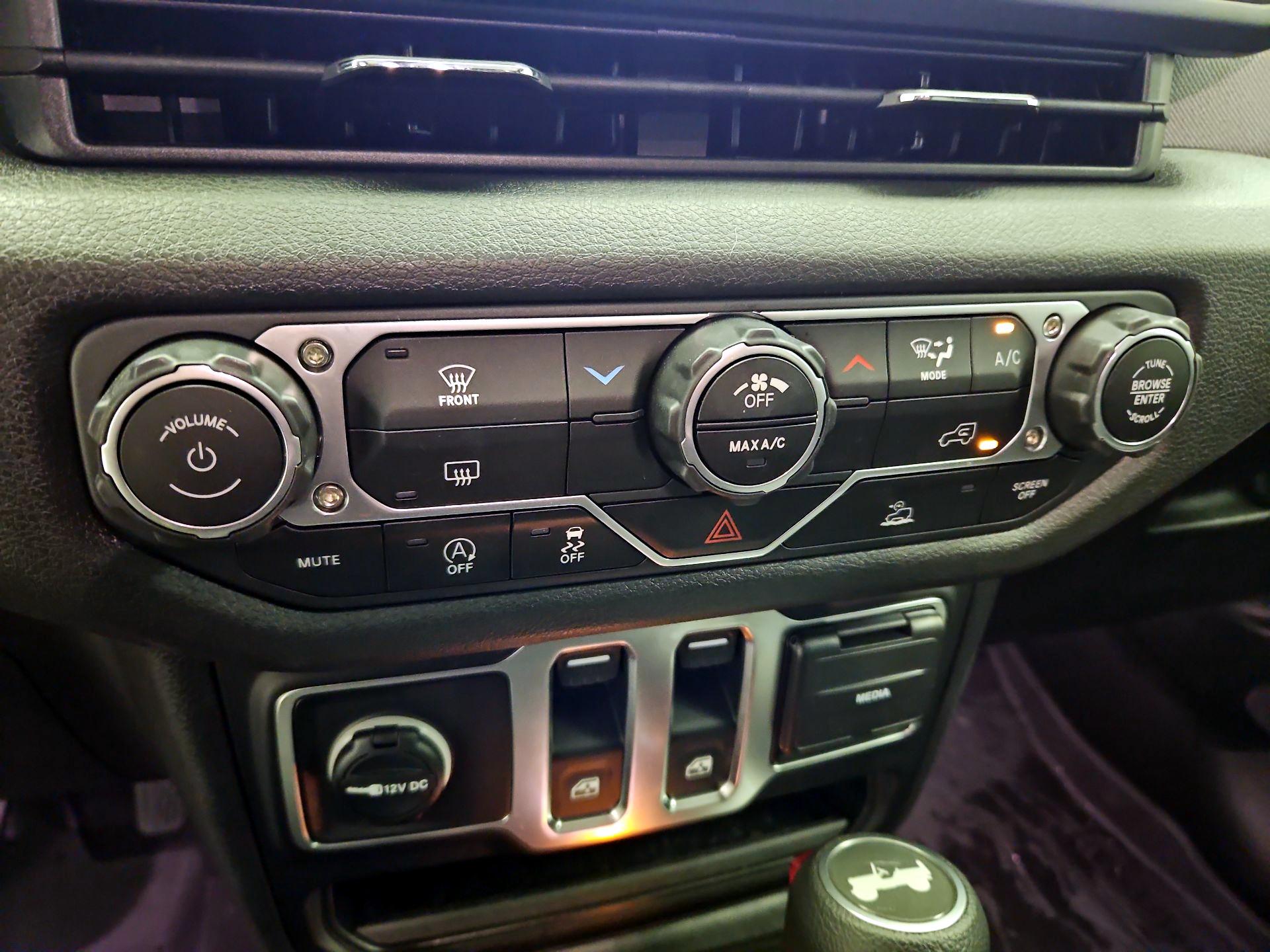 Thumbnail: 2025 Jeep Wrangler - 16