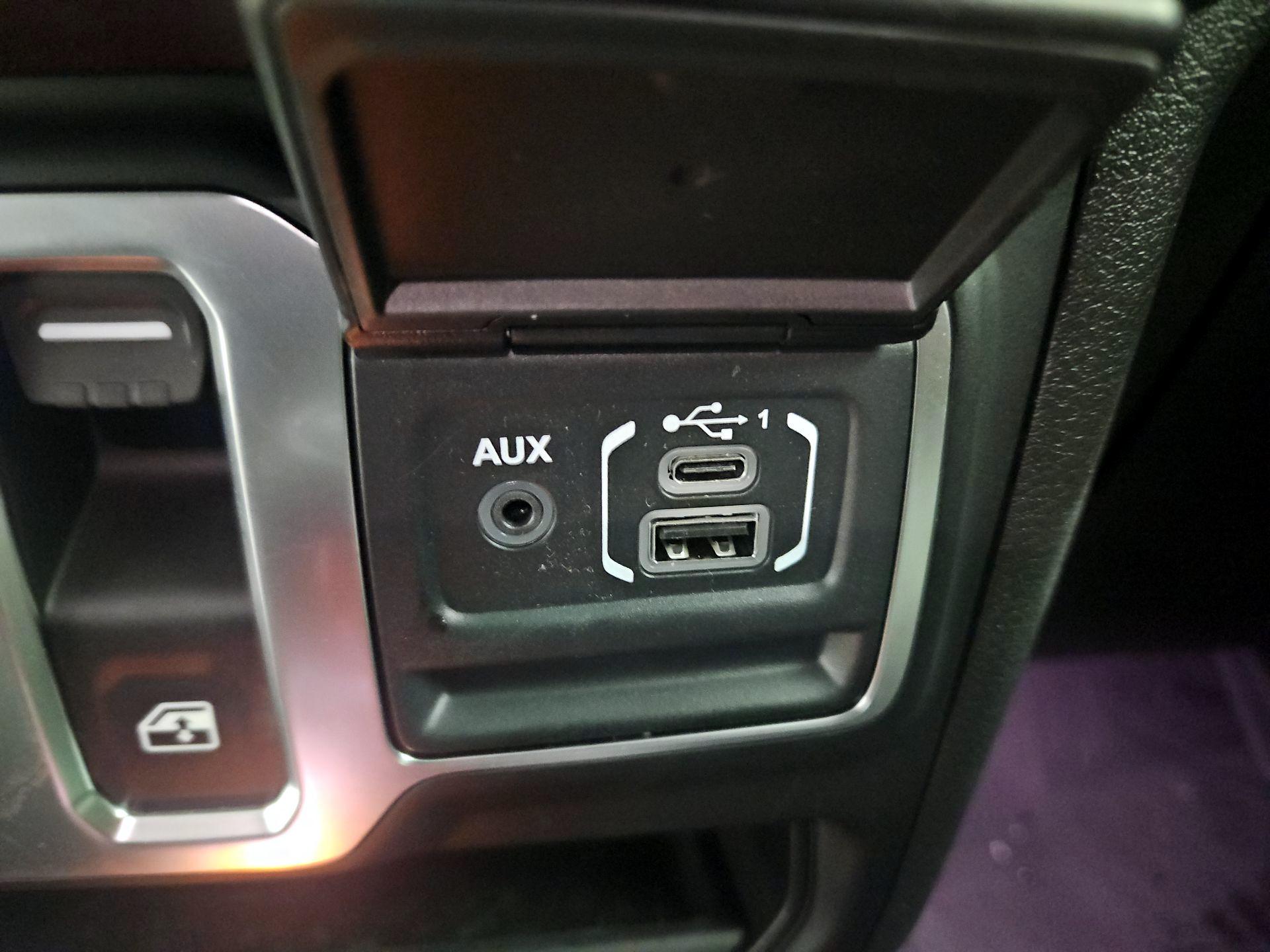 Thumbnail: 2025 Jeep Wrangler - 18