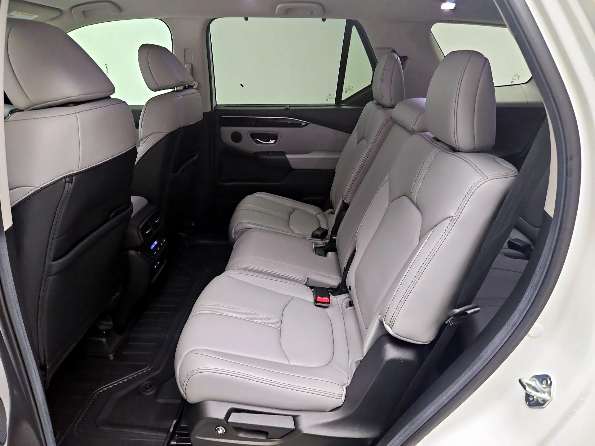 Thumbnail: 2025 Honda Pilot - 19