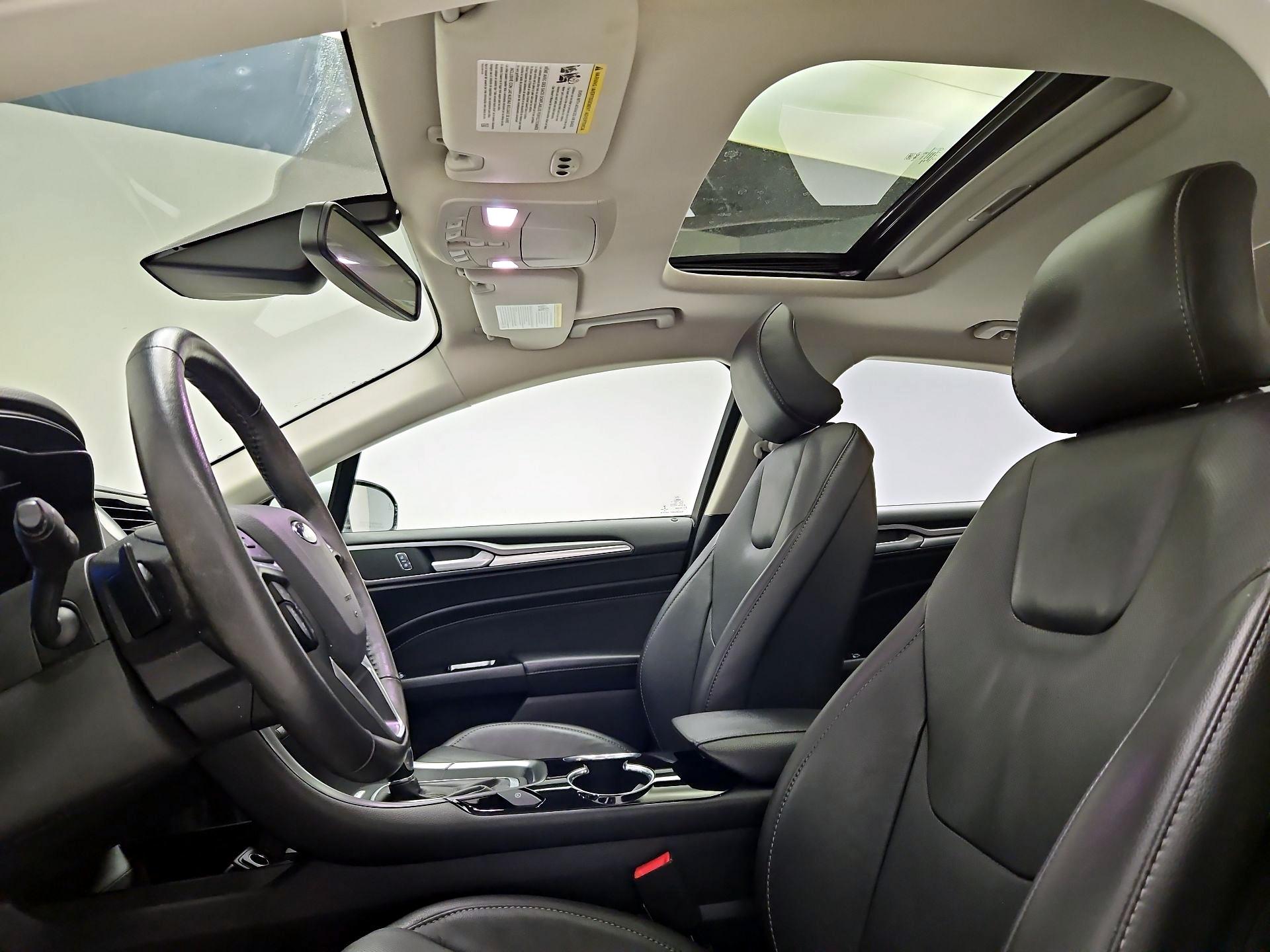 Thumbnail: 2016 Ford Fusion - 18