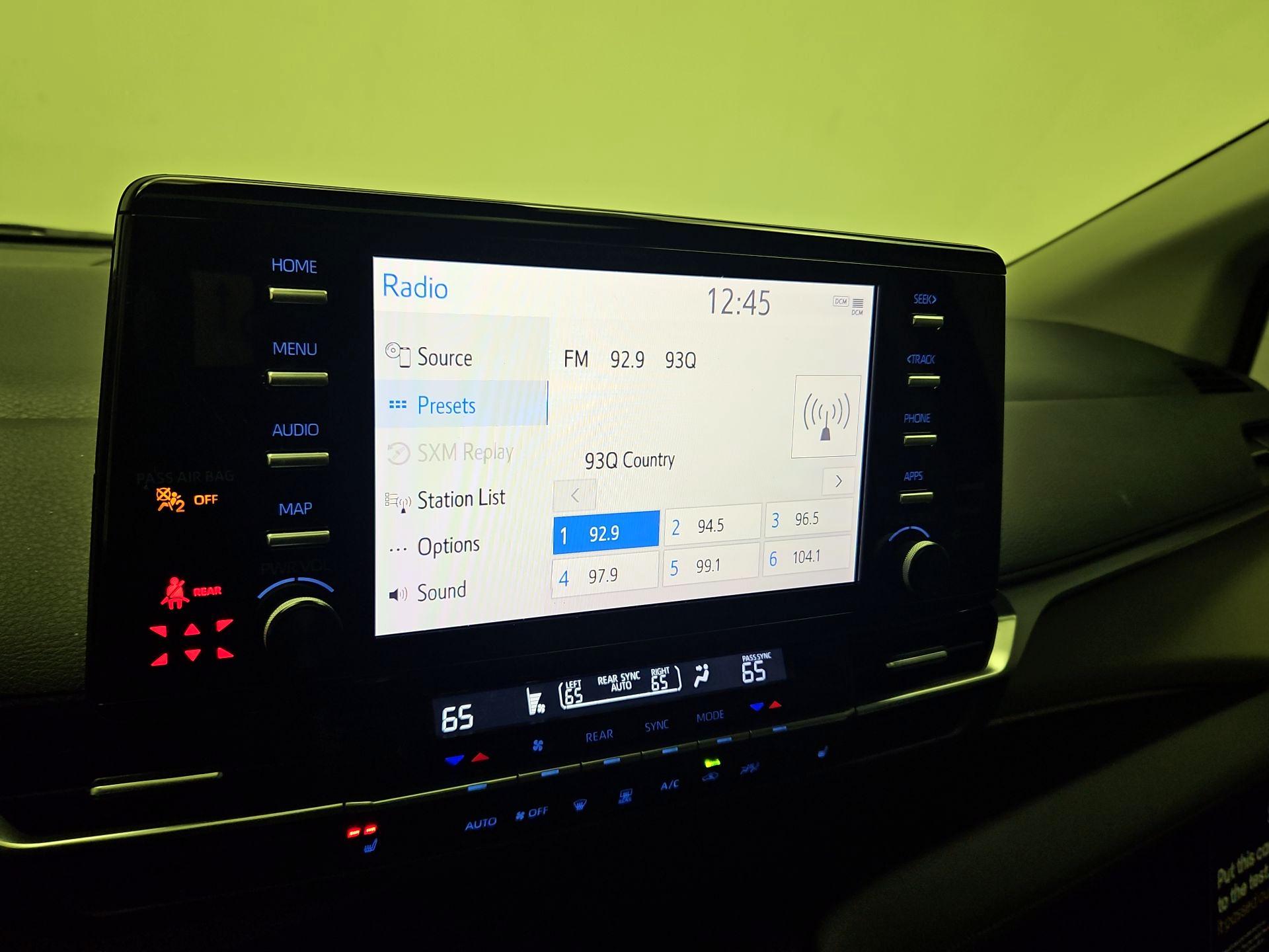 Thumbnail: 2022 Toyota Sienna - 15