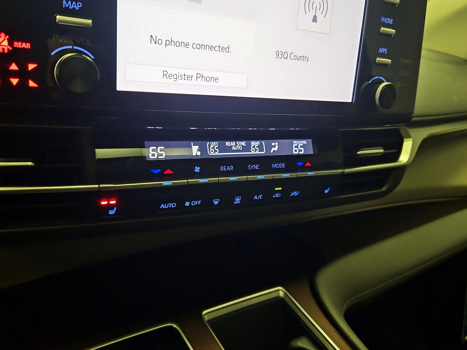 Thumbnail: 2022 Toyota Sienna - 16