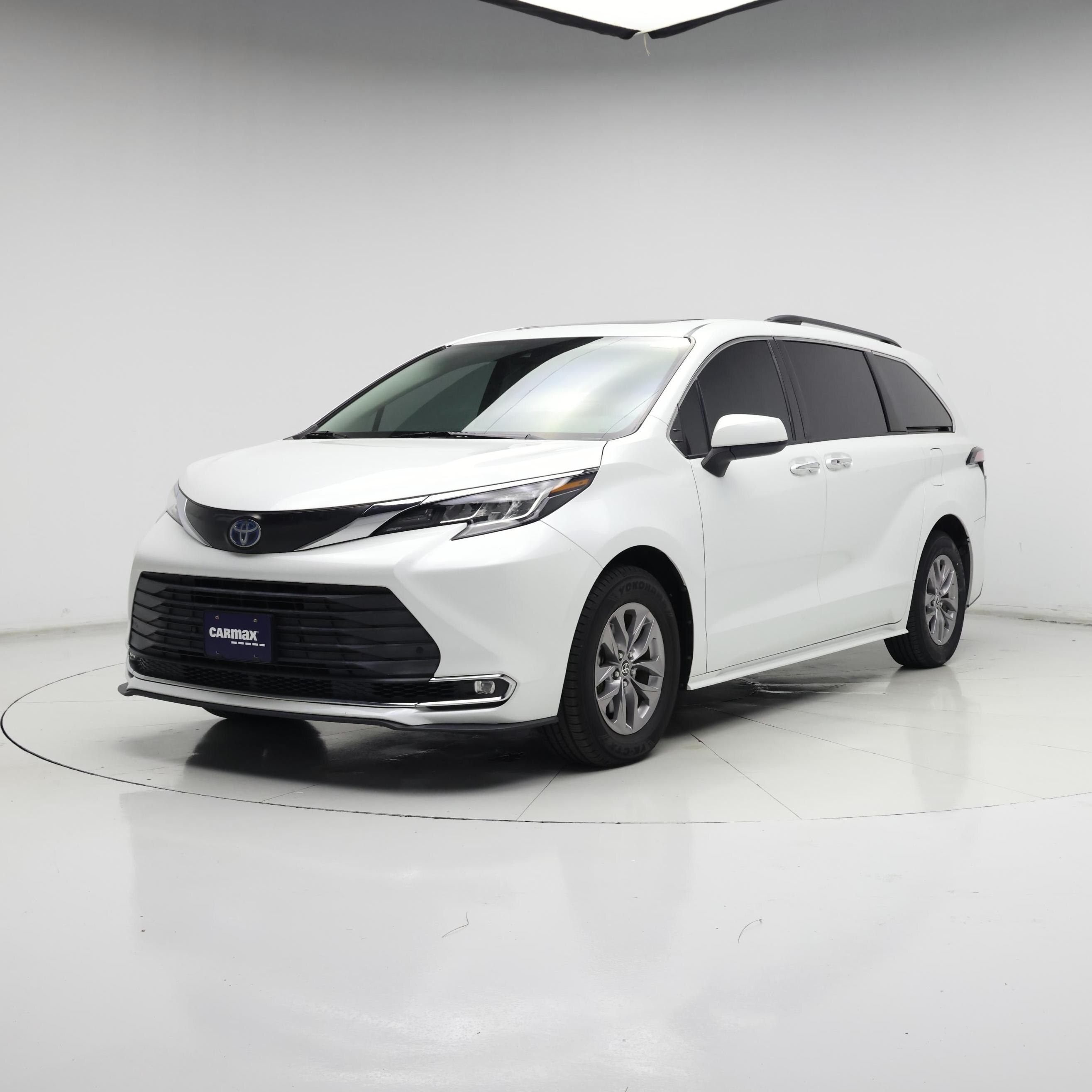 Thumbnail: 2022 Toyota Sienna - 4