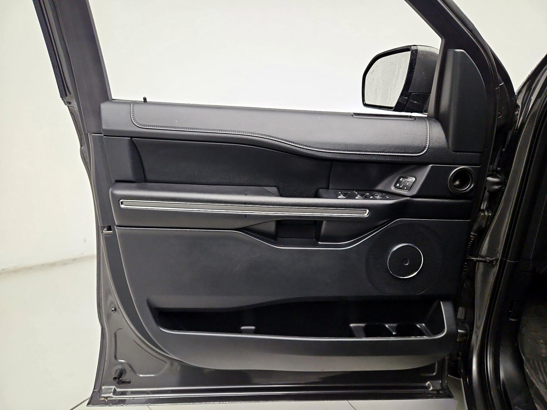 Thumbnail: 2020 Ford Expedition - 12