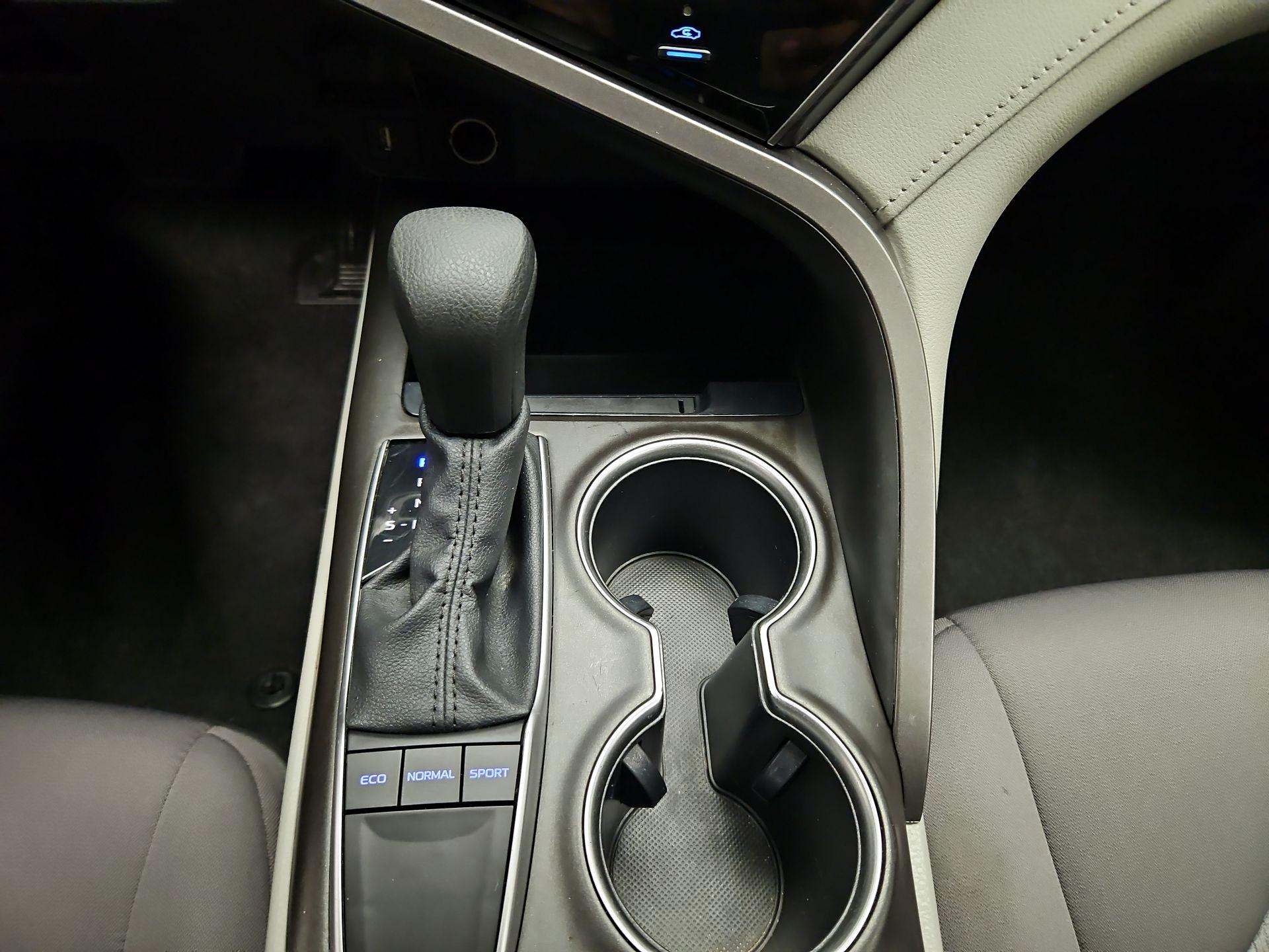 Thumbnail: 2022 Toyota Camry - 17