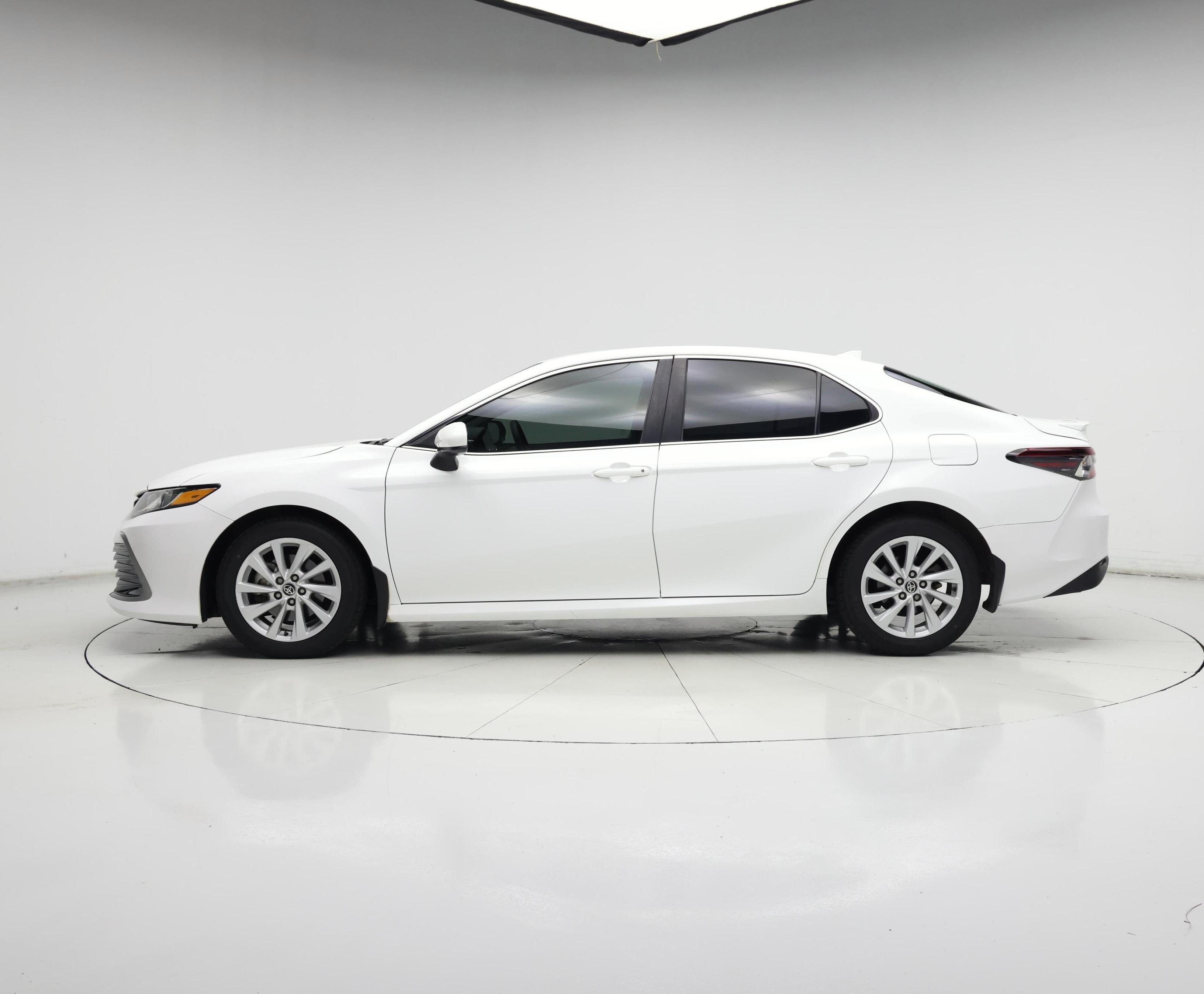 Thumbnail: 2022 Toyota Camry - 3