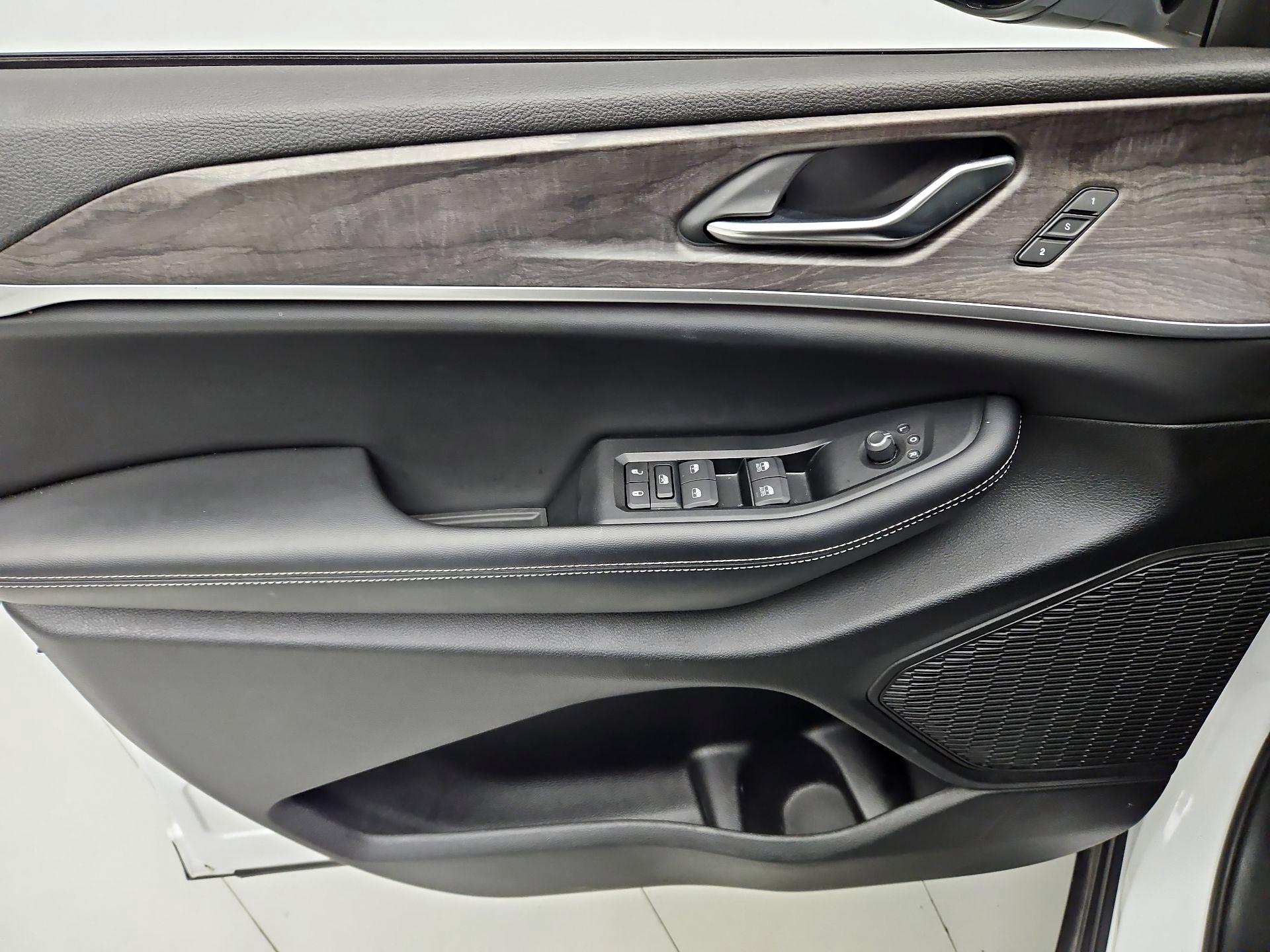 Thumbnail: 2024 Jeep Grand Cherokee - 12