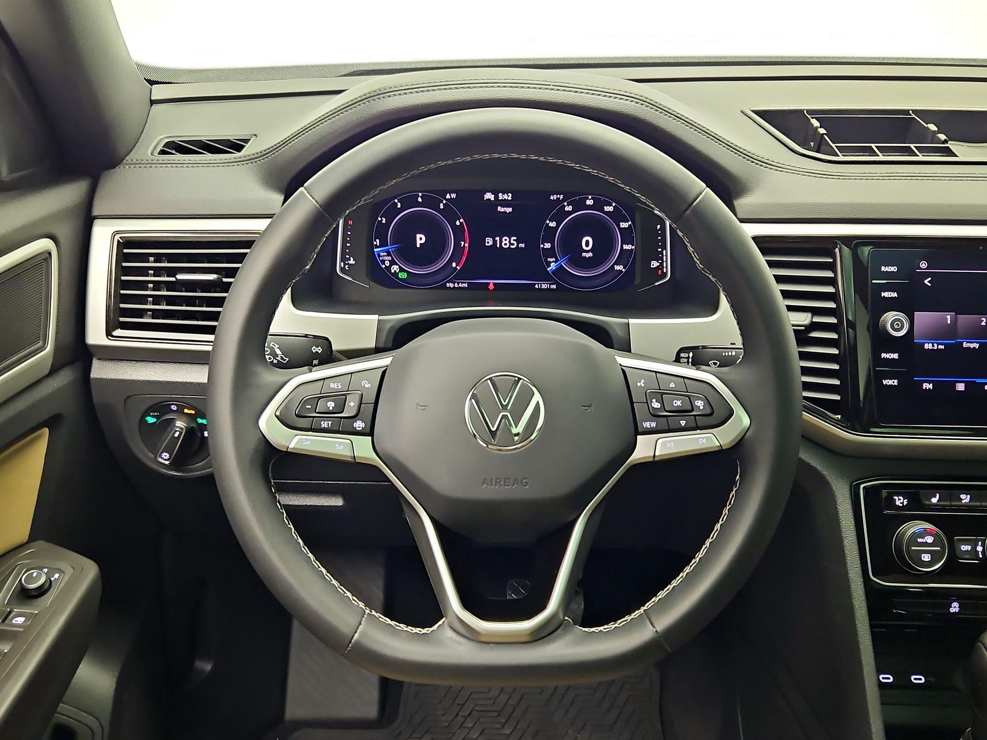 Thumbnail: 2023 Volkswagen Atlas - 10