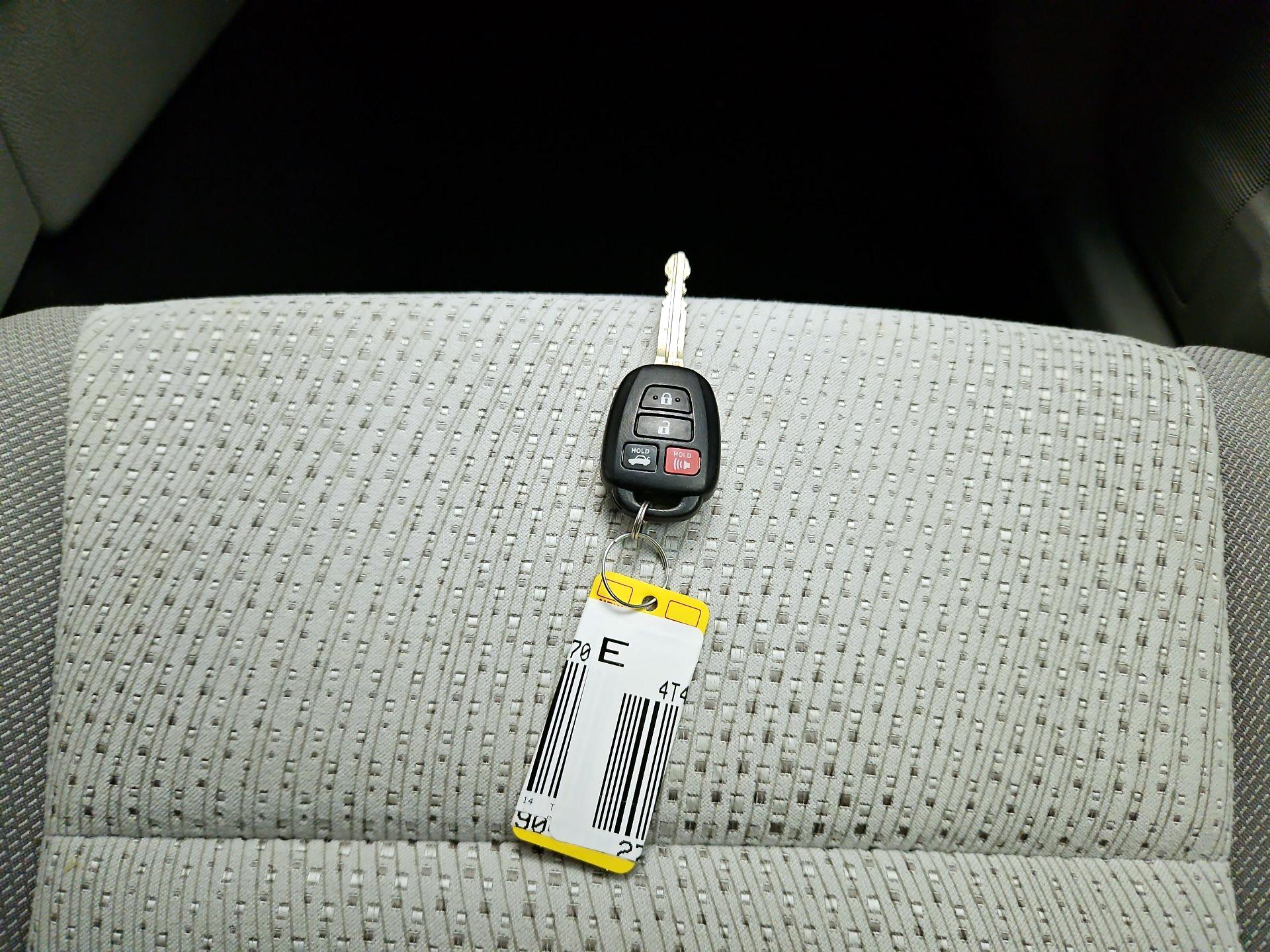 Thumbnail: 2014 Toyota Camry - 19