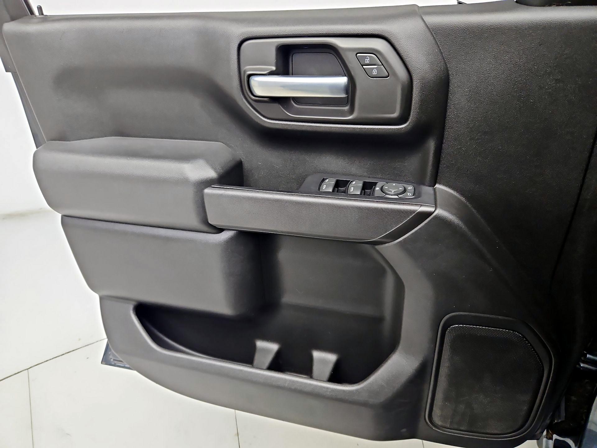 Thumbnail: 2019 Chevrolet Silverado 1500 - 12