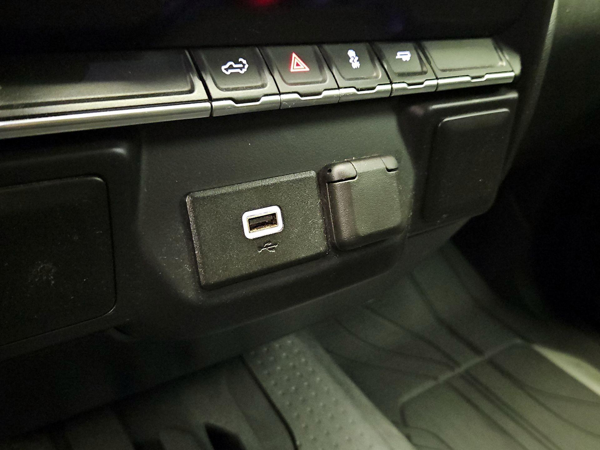 Thumbnail: 2019 Chevrolet Silverado 1500 - 18