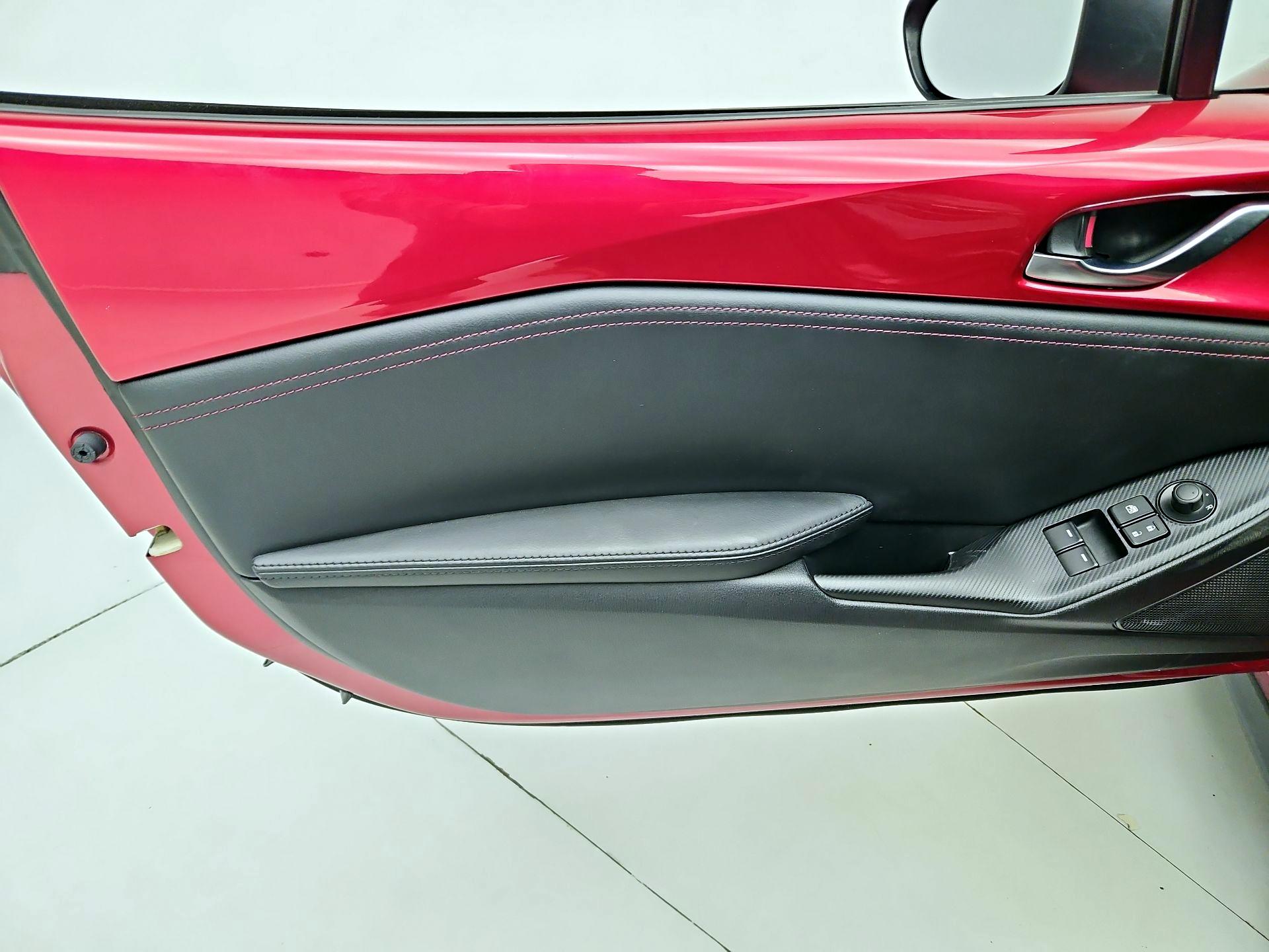 Thumbnail: 2016 Mazda MX-5 Miata - 12