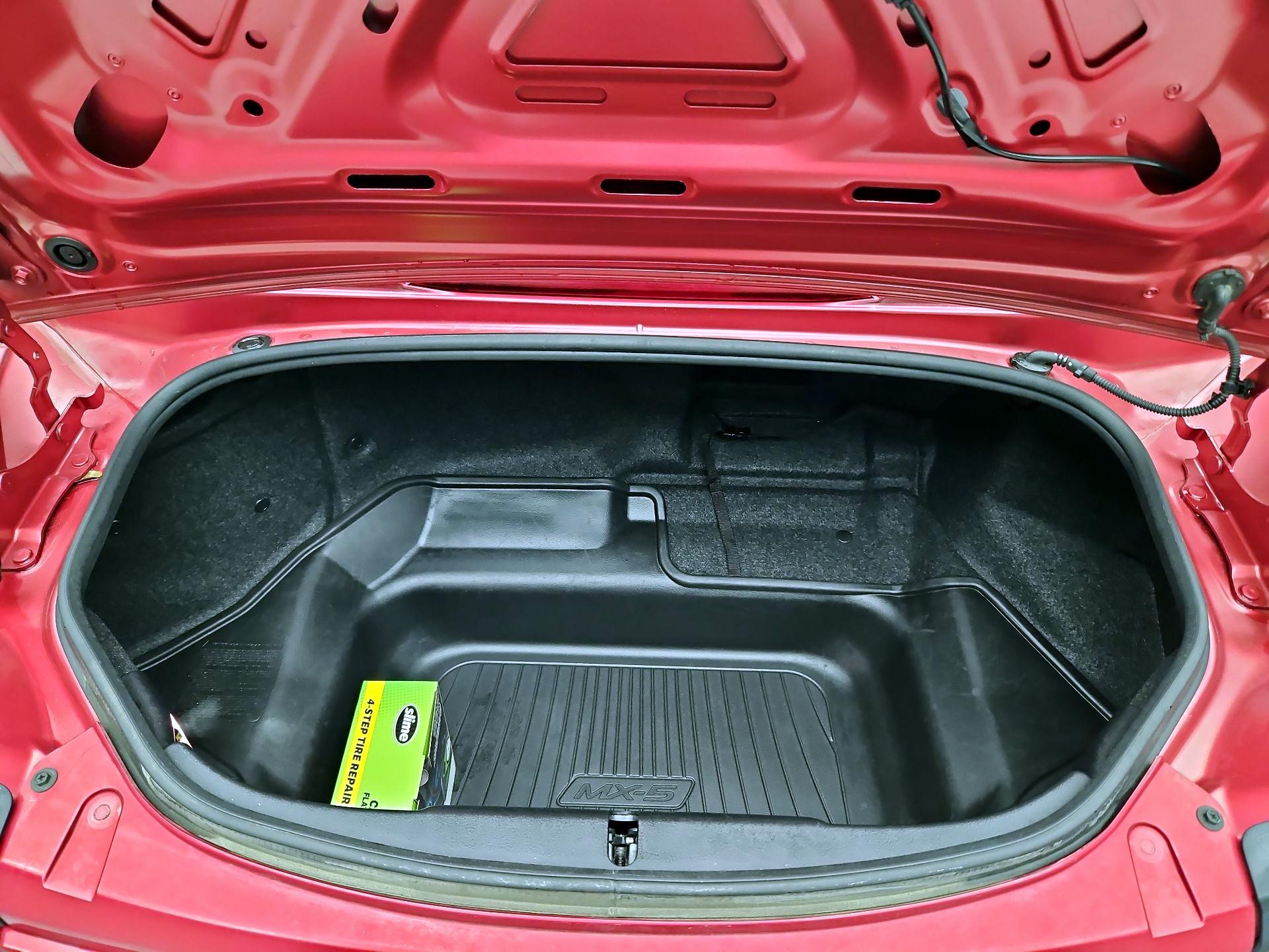 Thumbnail: 2016 Mazda MX-5 Miata - 18