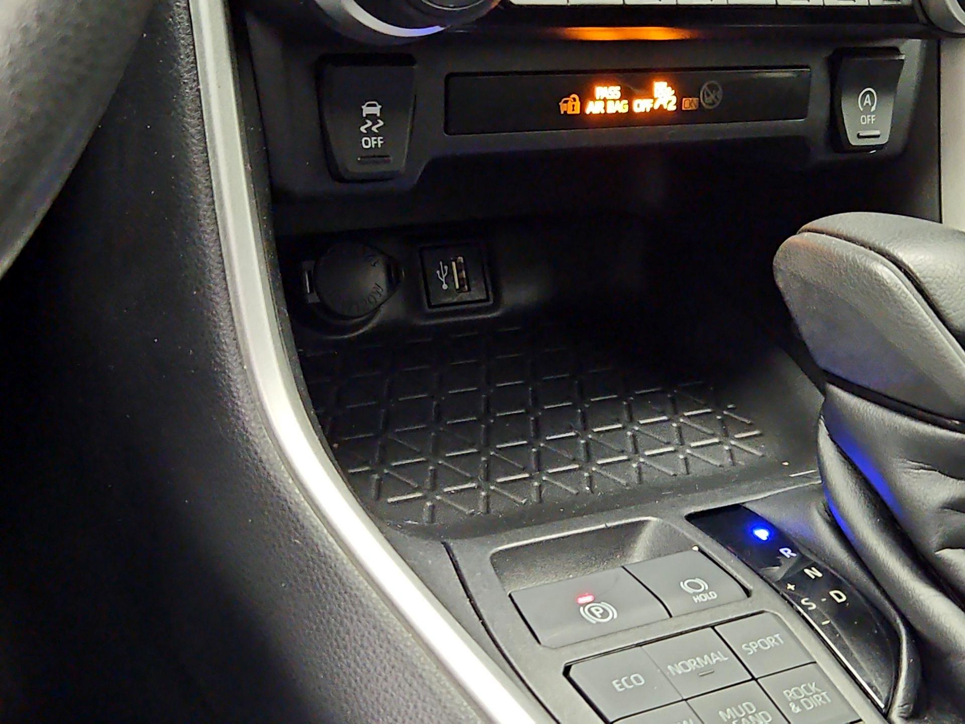 Thumbnail: 2023 Toyota RAV4 - 18