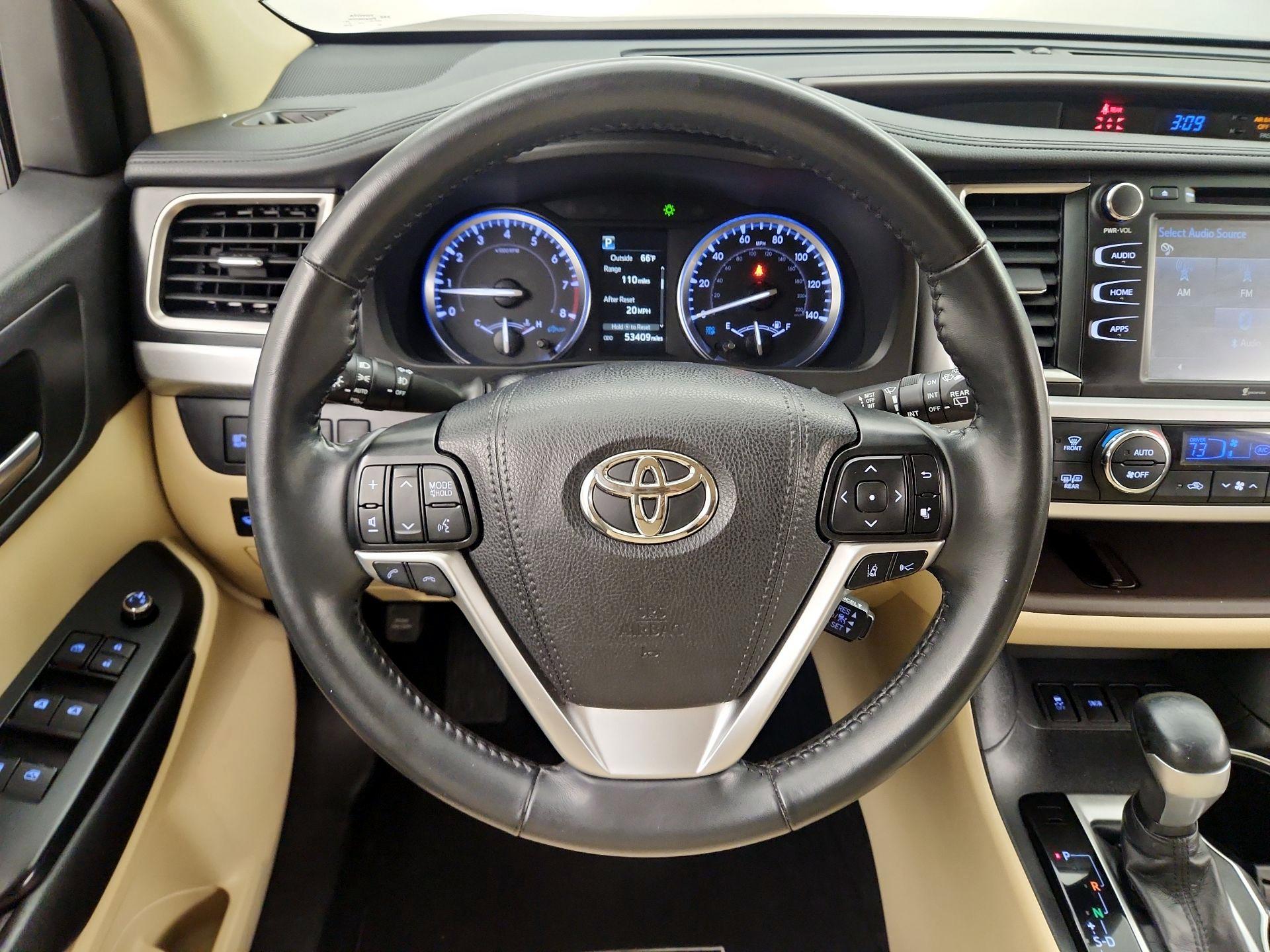Thumbnail: 2019 Toyota Highlander - 10