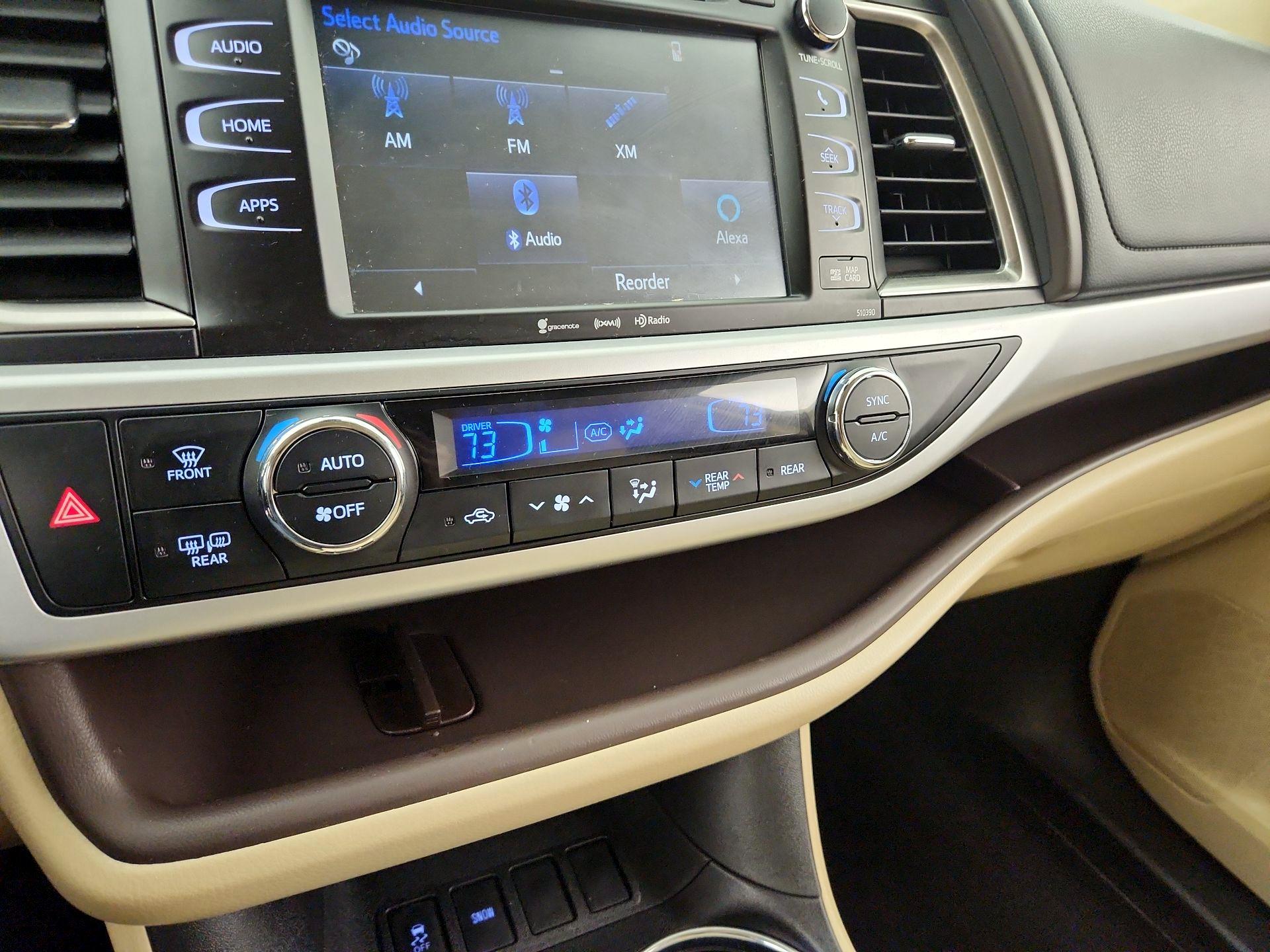 Thumbnail: 2019 Toyota Highlander - 14