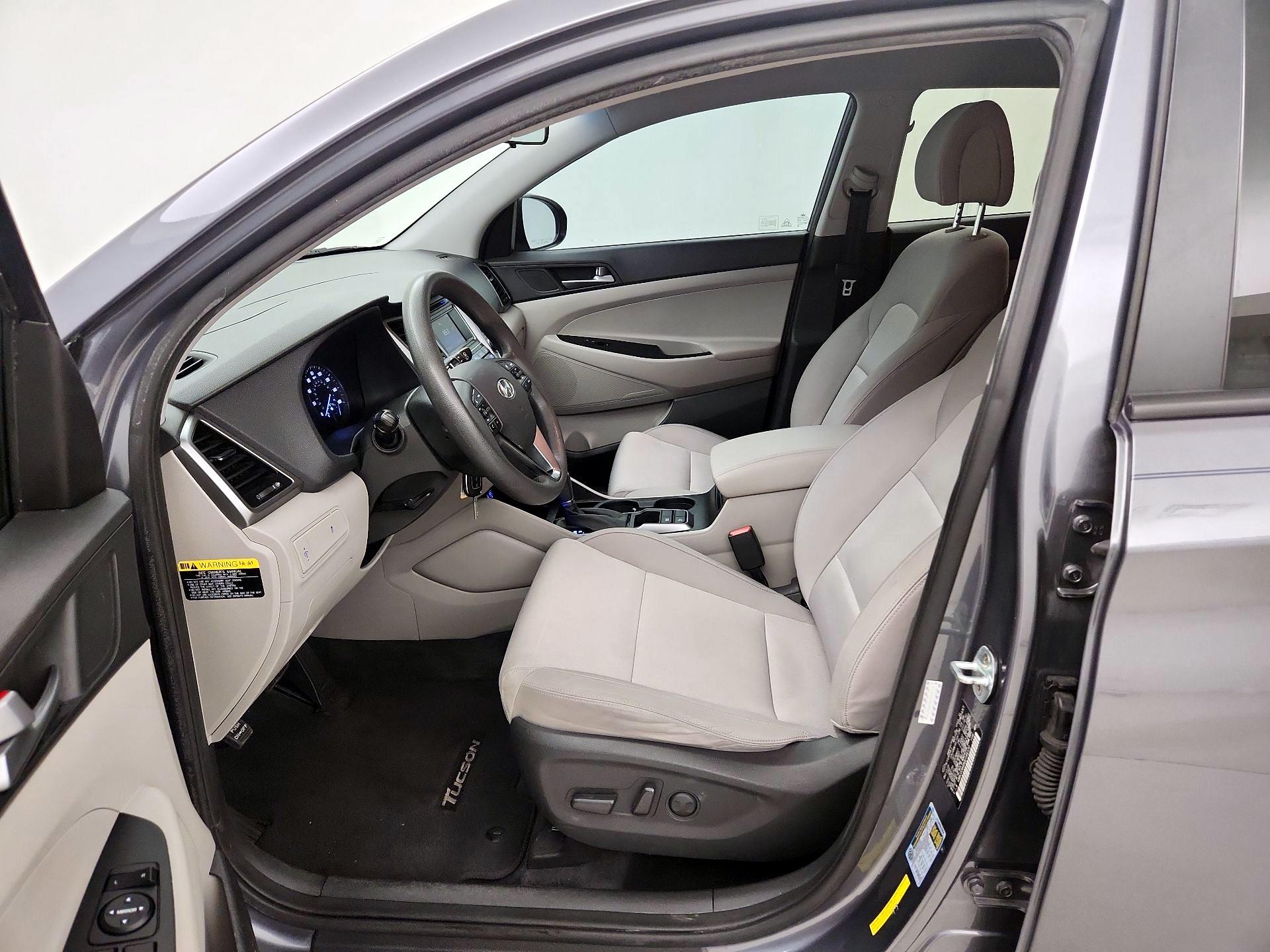 Thumbnail: 2016 Hyundai Tucson - 11