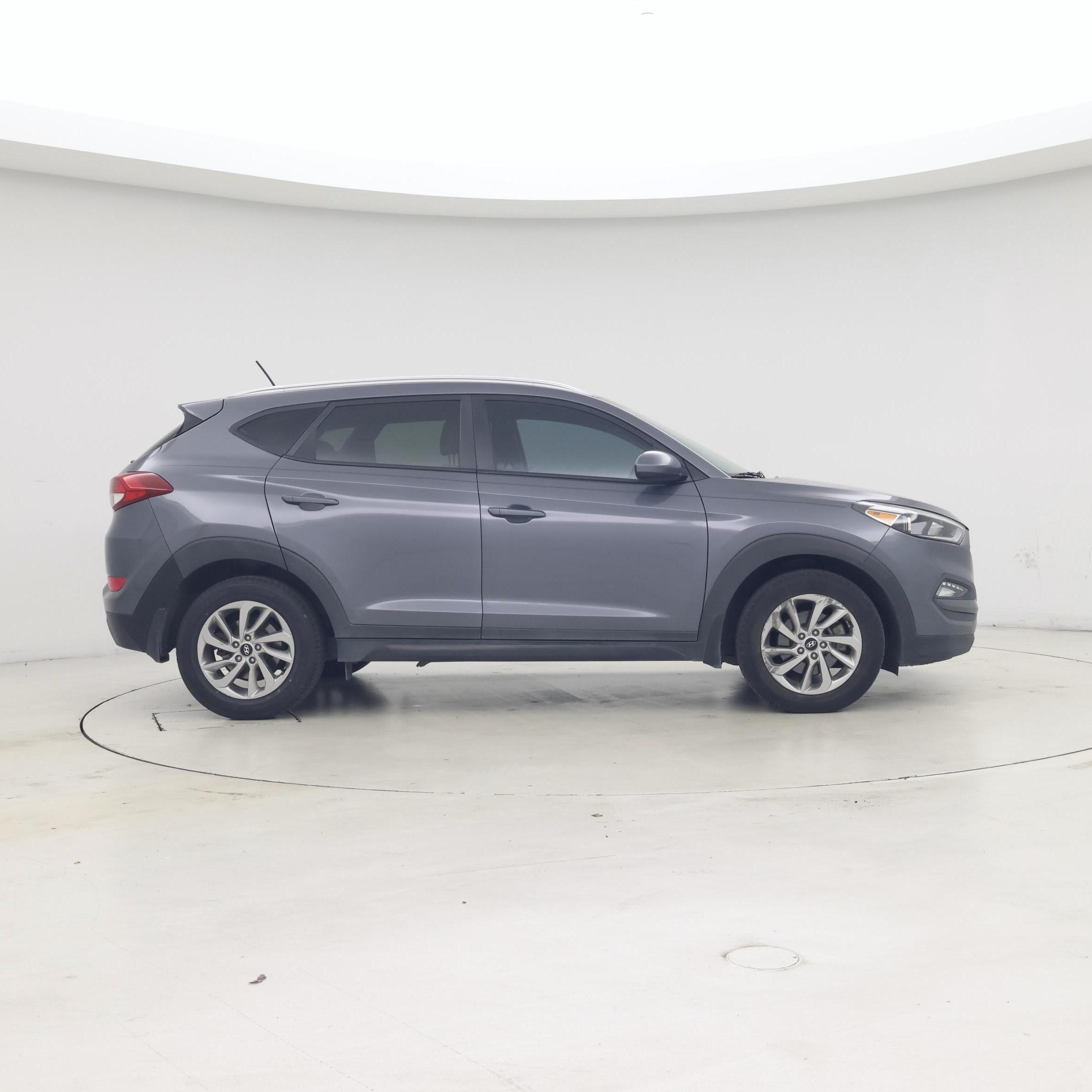 Thumbnail: 2016 Hyundai Tucson - 7