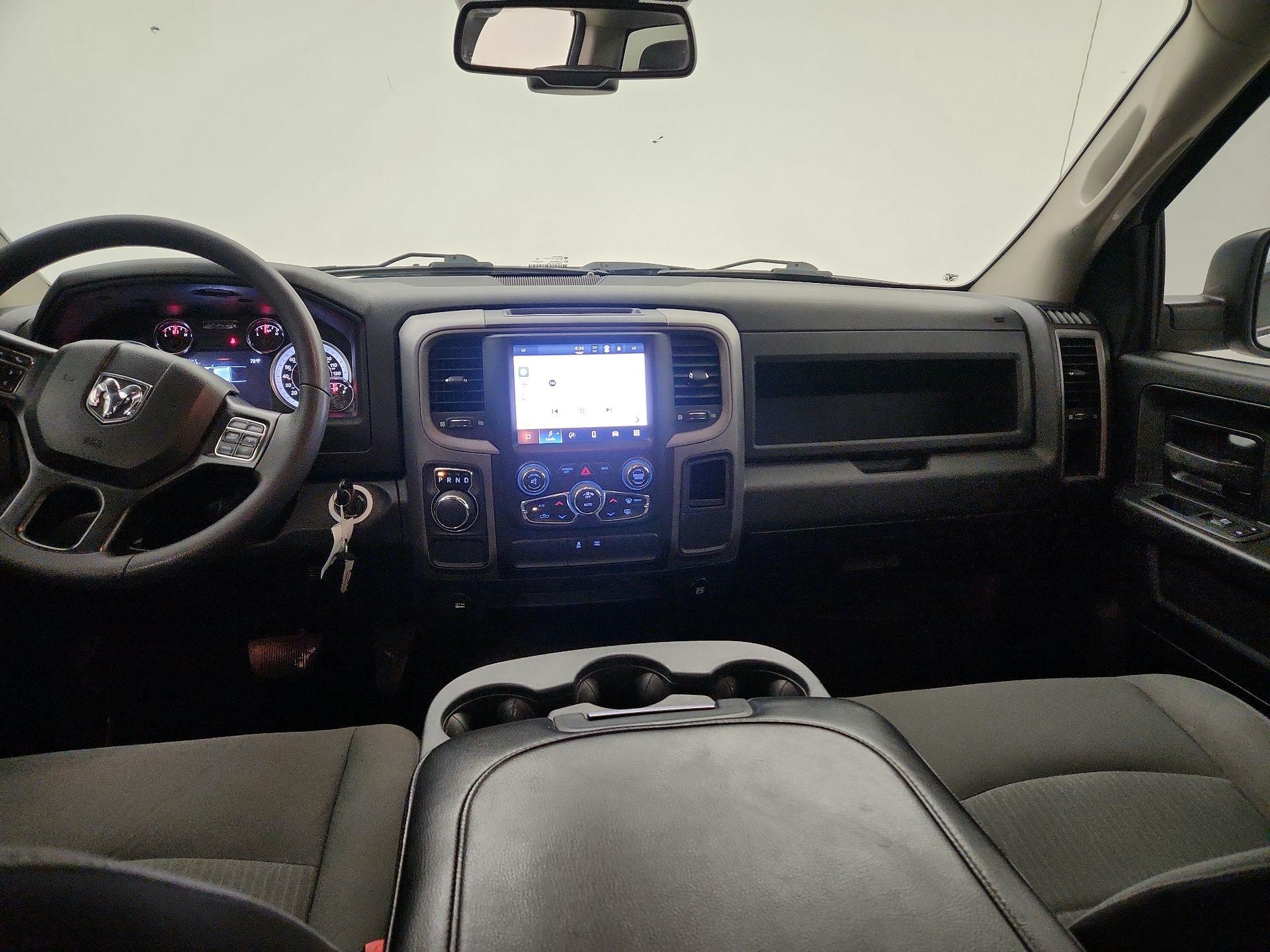 Thumbnail: 2022 RAM 1500 Classic - 9