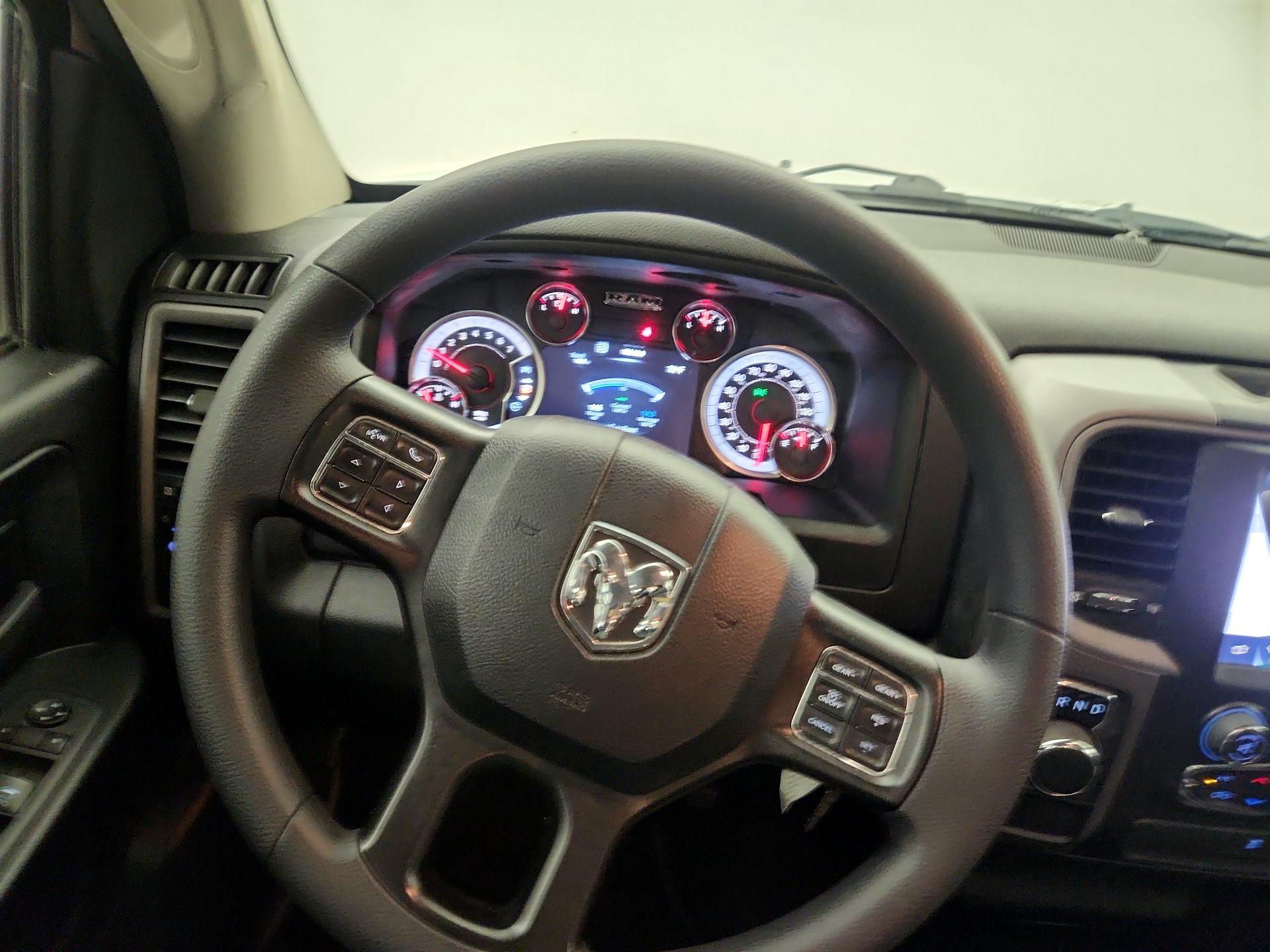 Thumbnail: 2022 RAM 1500 Classic - 10