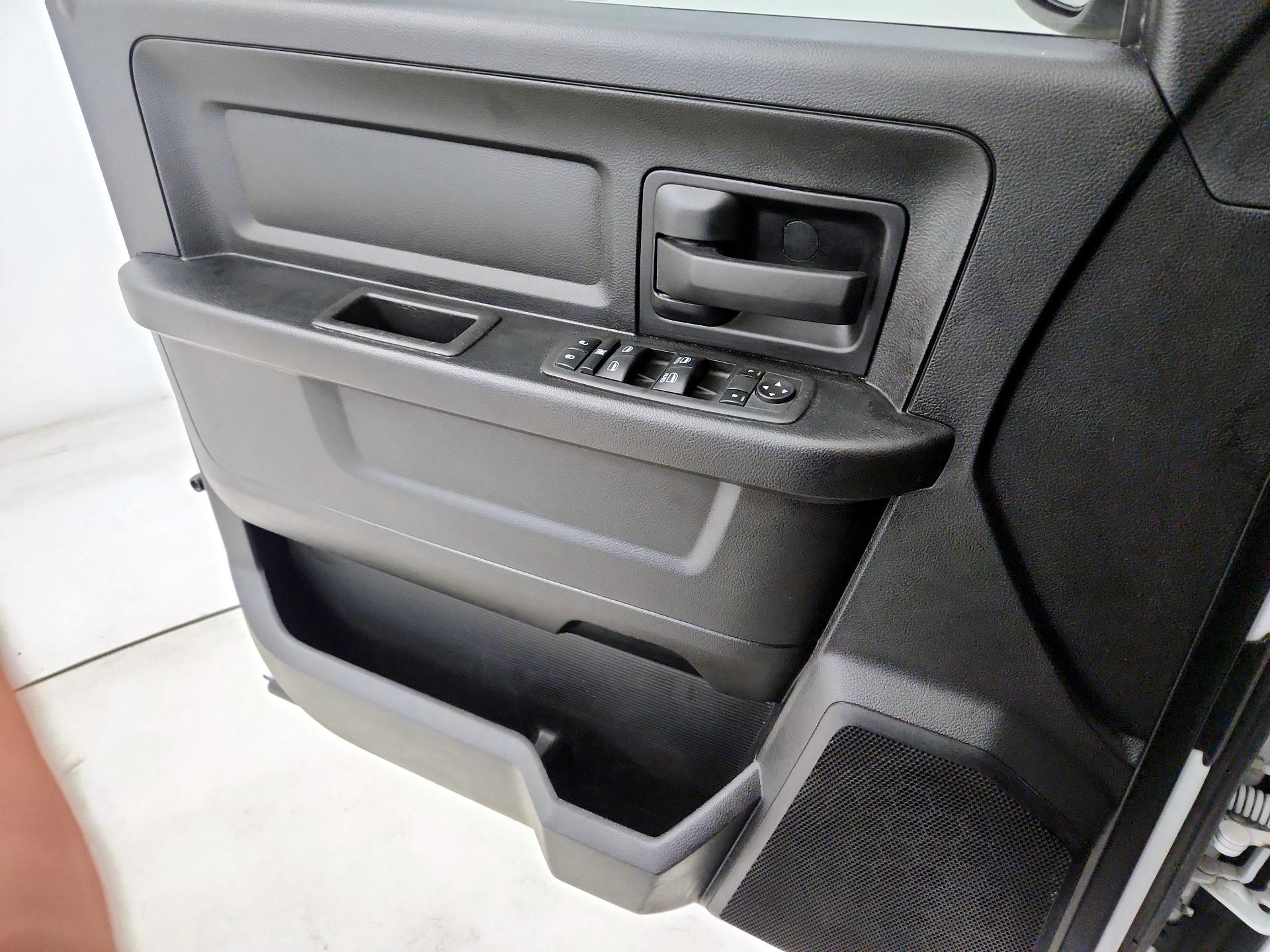 Thumbnail: 2022 RAM 1500 Classic - 12