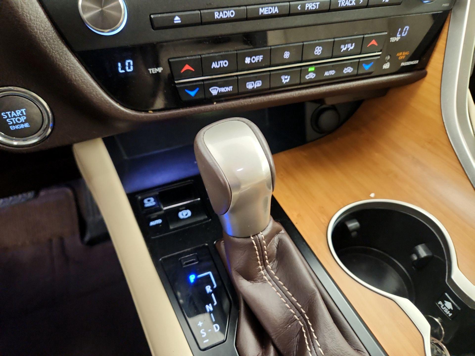 Thumbnail: 2017 Lexus RX - 18