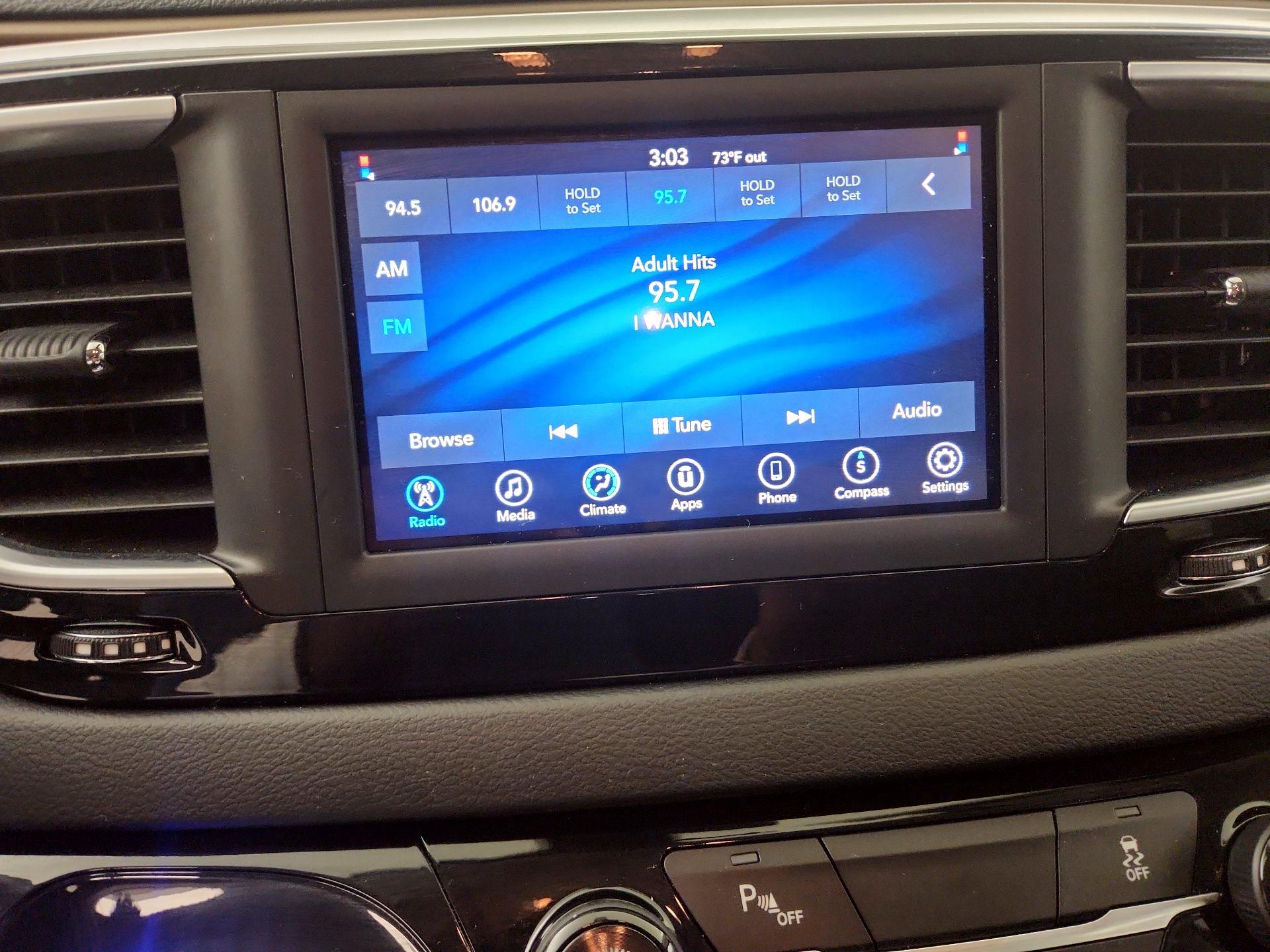 Thumbnail: 2018 Chrysler Pacifica - 15