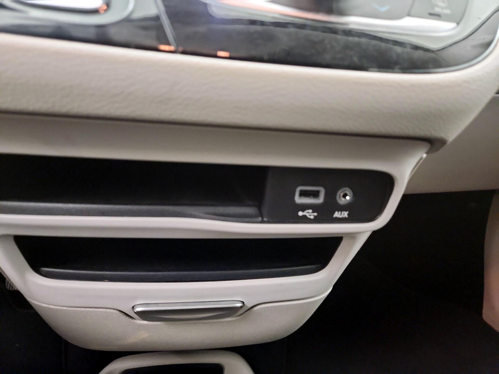 Thumbnail: 2018 Chrysler Pacifica - 18