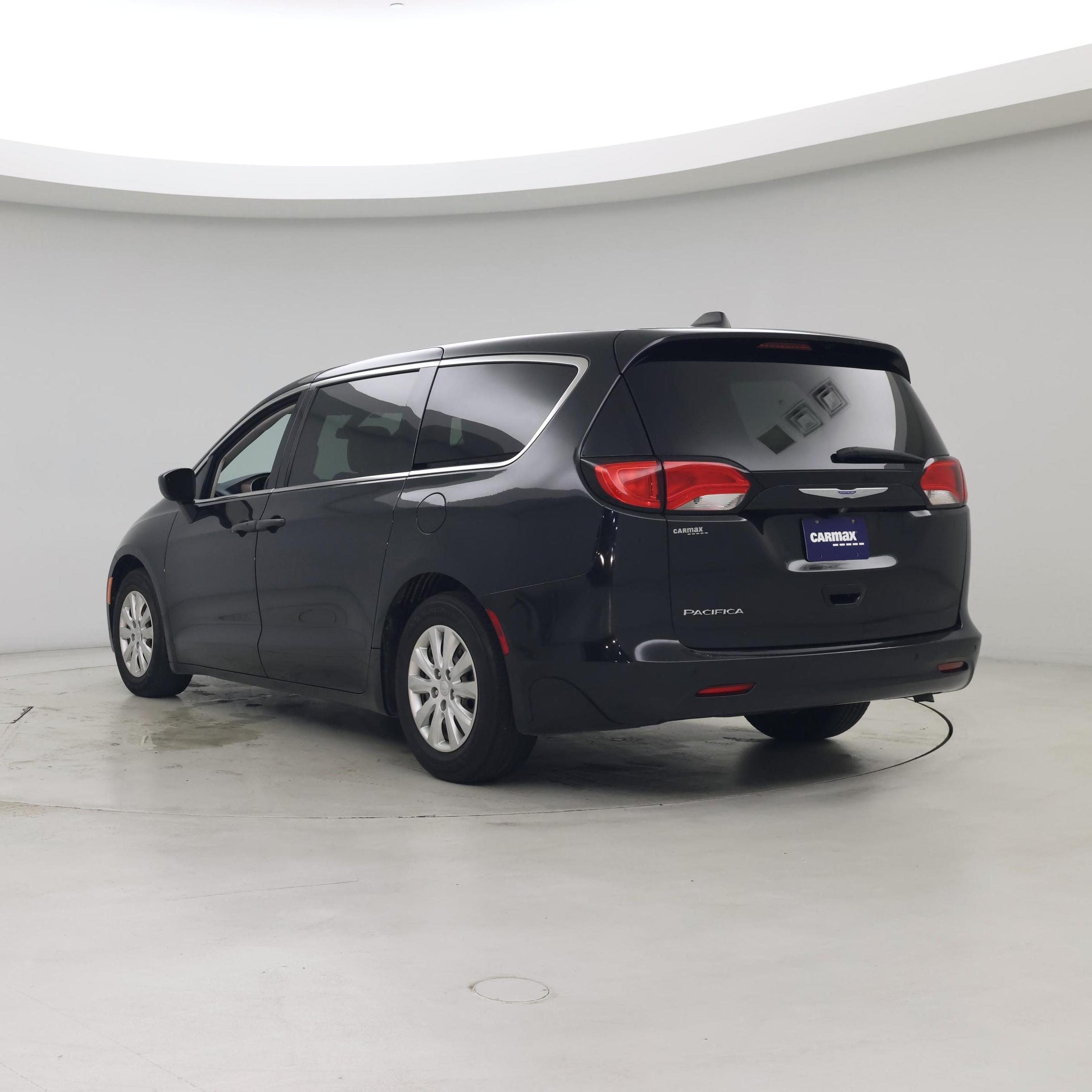 Thumbnail: 2018 Chrysler Pacifica - 2