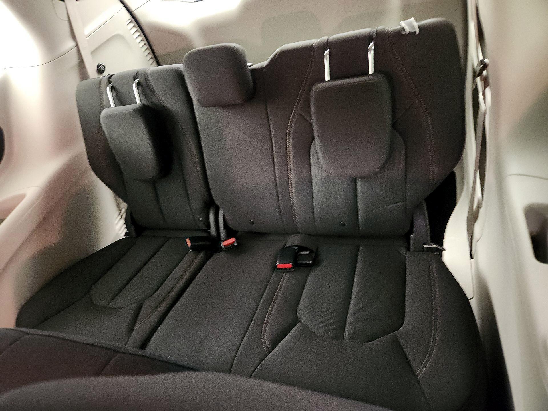 Thumbnail: 2018 Chrysler Pacifica - 20