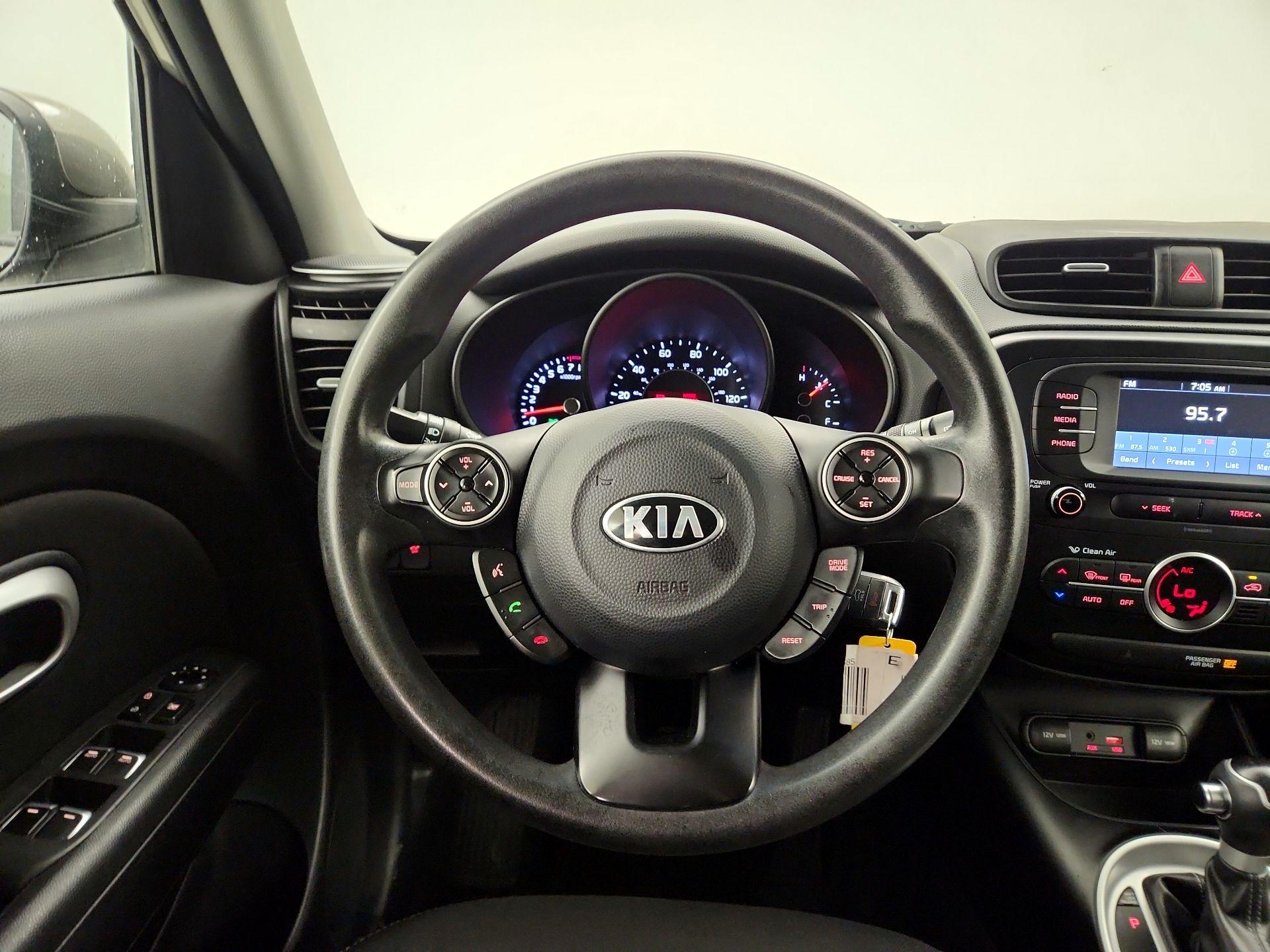 Thumbnail: 2017 Kia Soul - 10