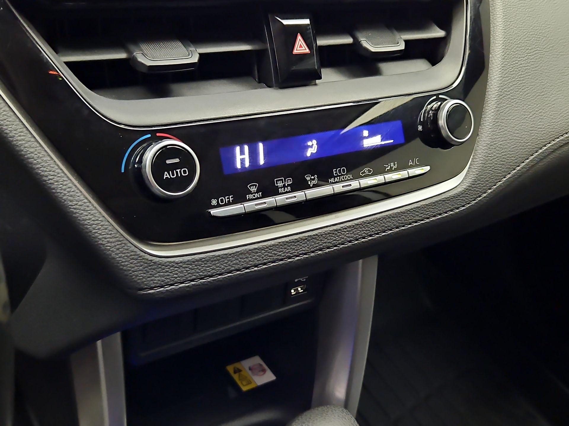 Thumbnail: 2022 Toyota Corolla Cross - 16