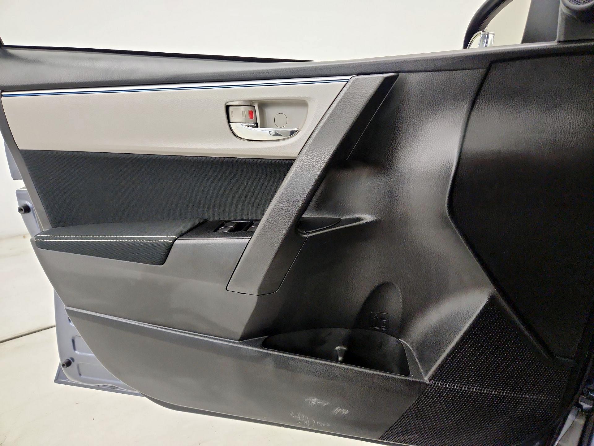 Thumbnail: 2014 Toyota Corolla - 12