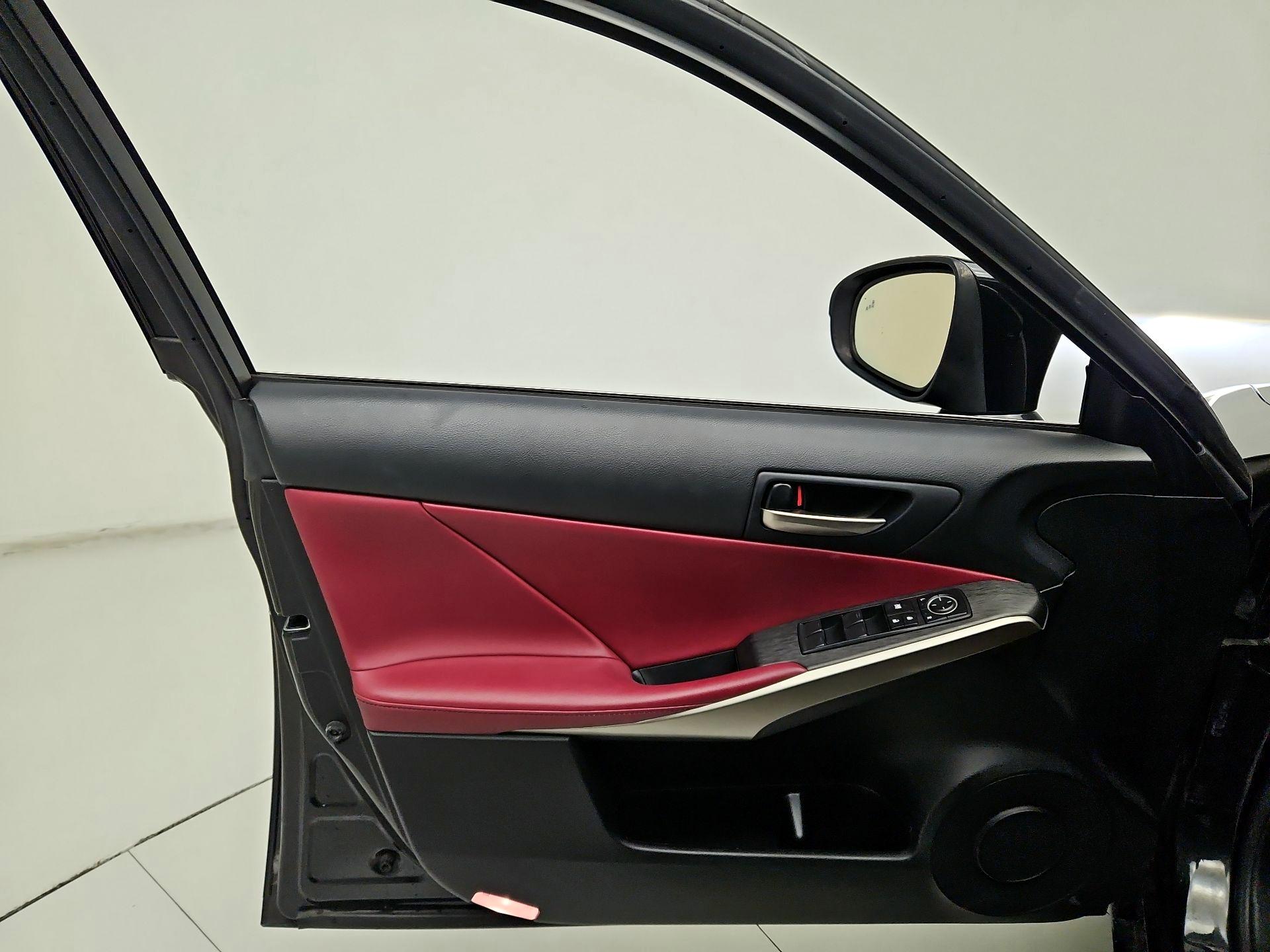 Thumbnail: 2020 Lexus IS - 12