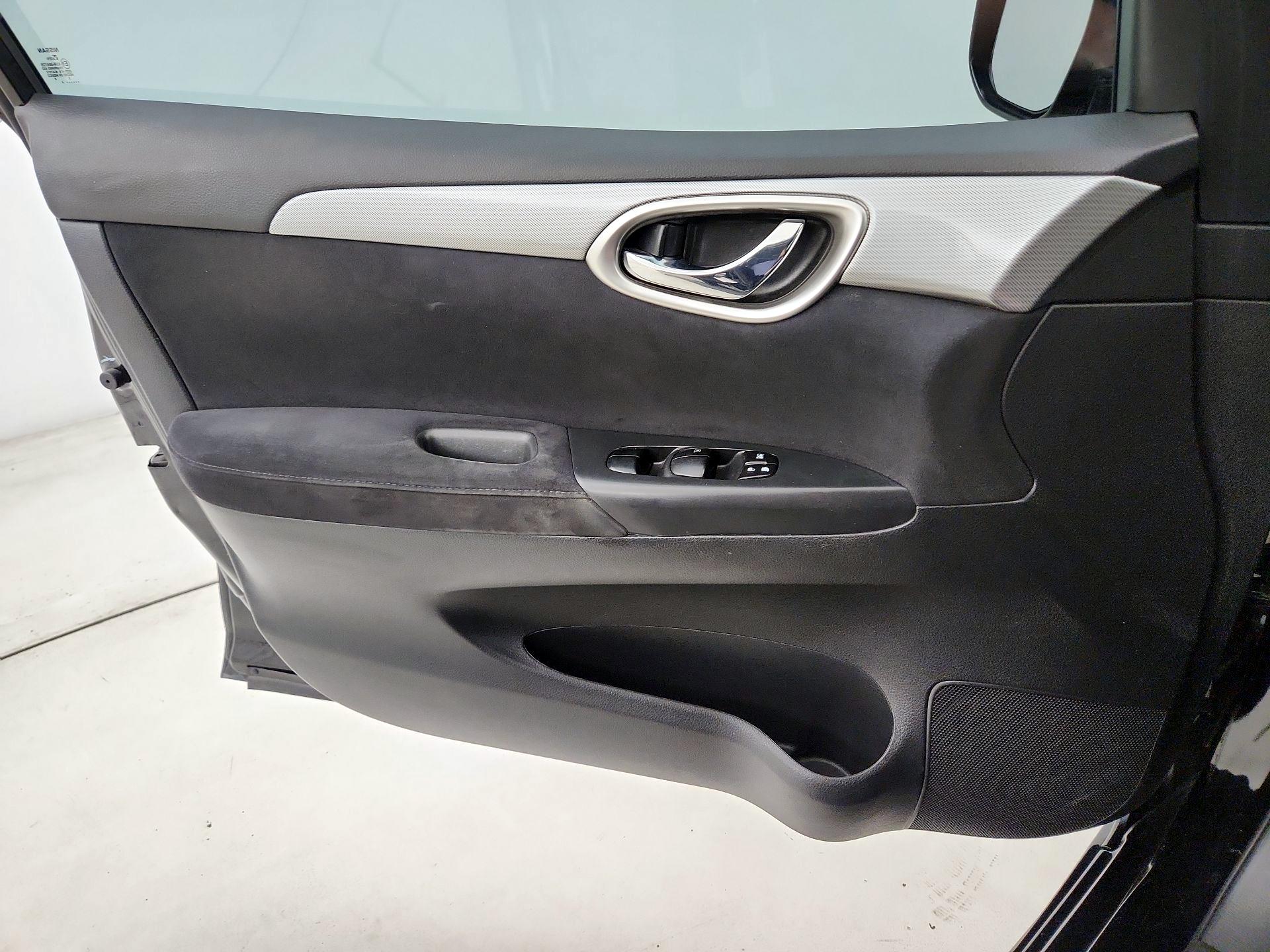 Thumbnail: 2014 Nissan Sentra - 12