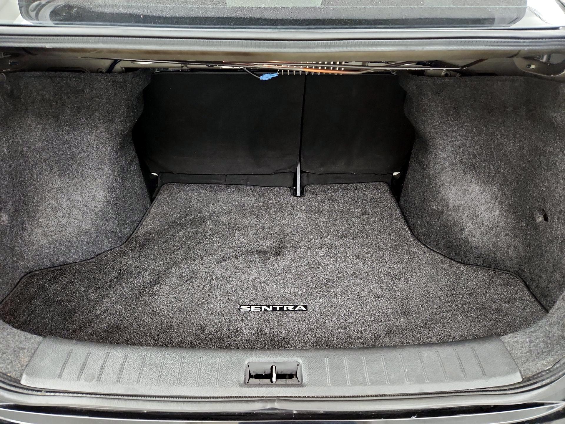 Thumbnail: 2014 Nissan Sentra - 16