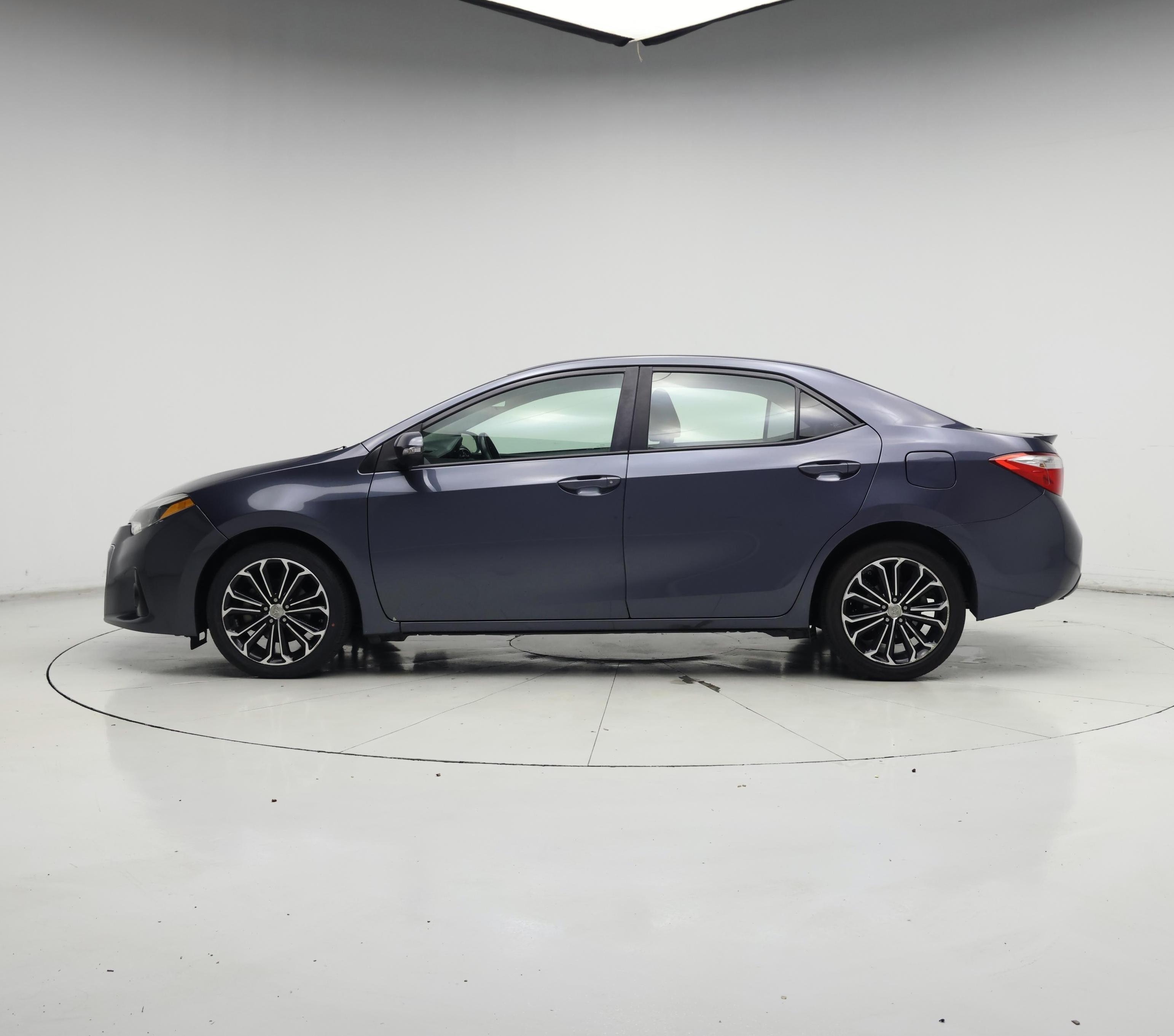 Thumbnail: 2015 Toyota Corolla - 3