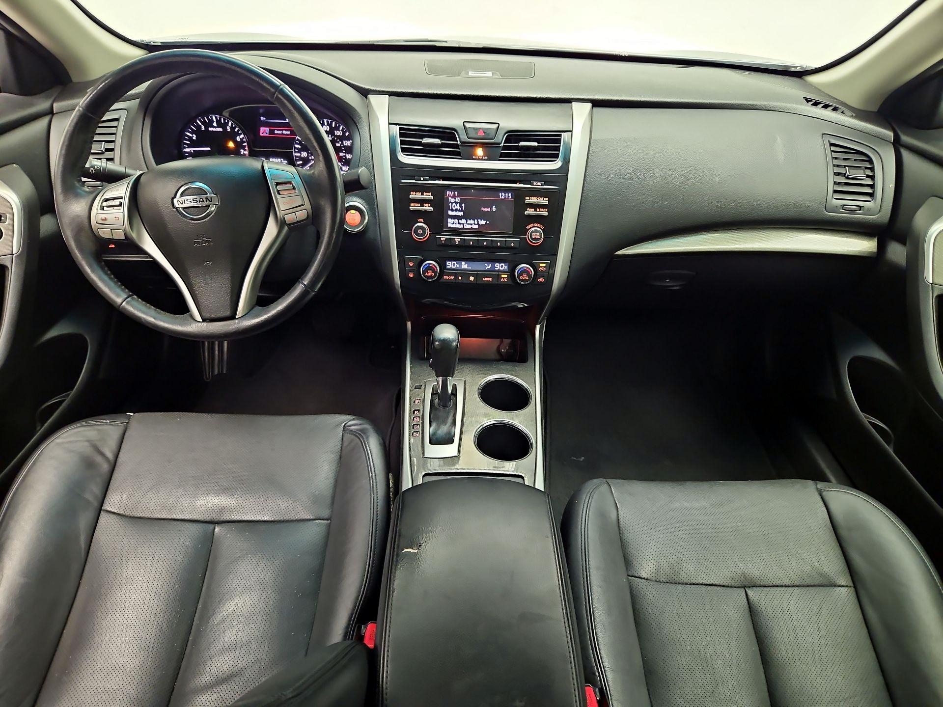 Thumbnail: 2015 Nissan Altima - 9