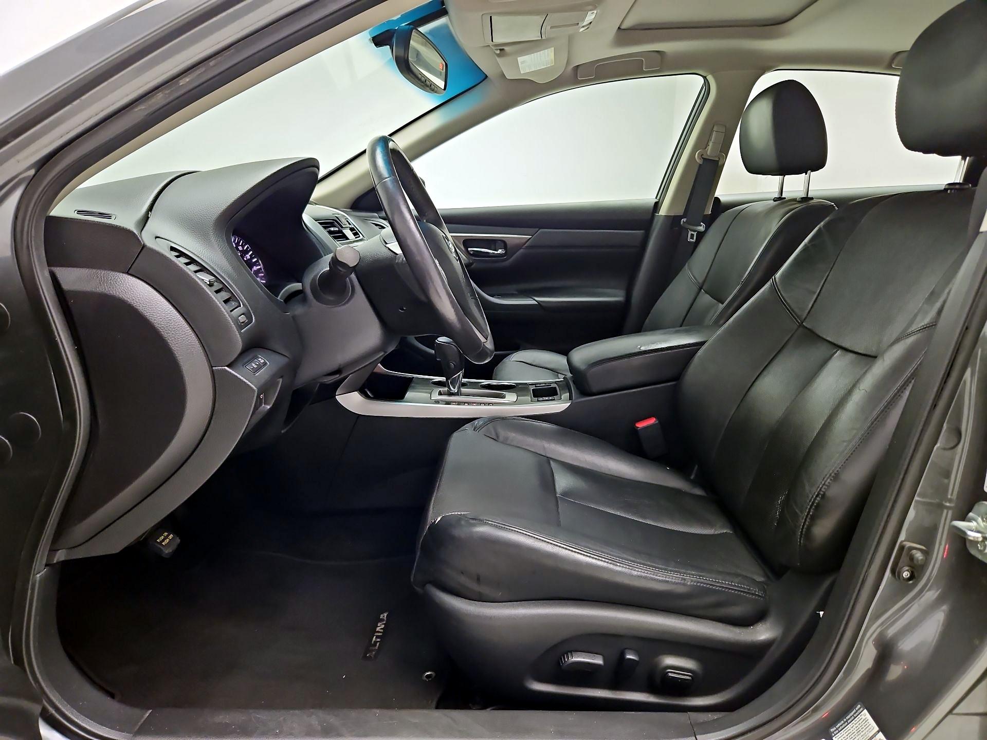 Thumbnail: 2015 Nissan Altima - 11