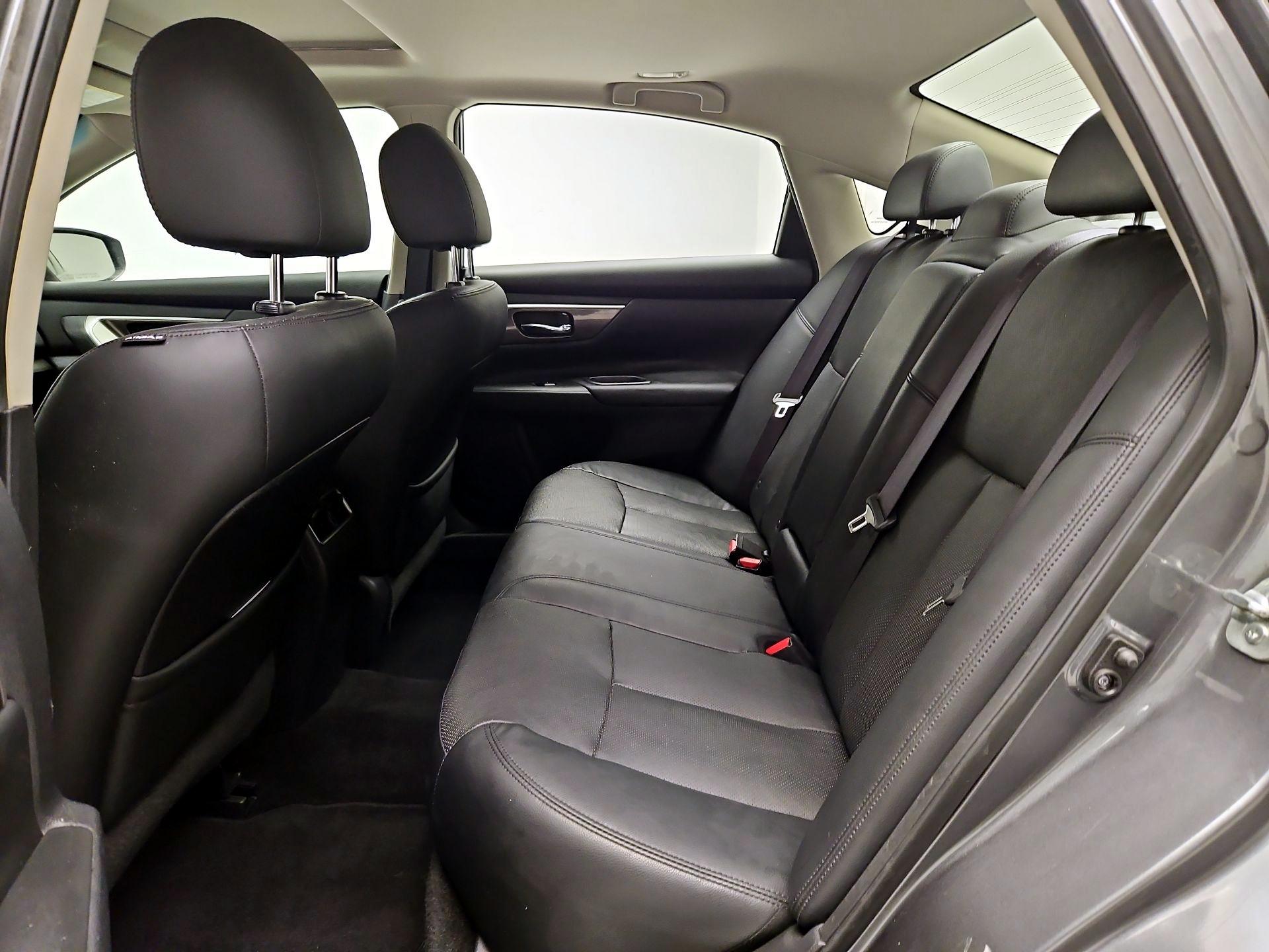 Thumbnail: 2015 Nissan Altima - 17