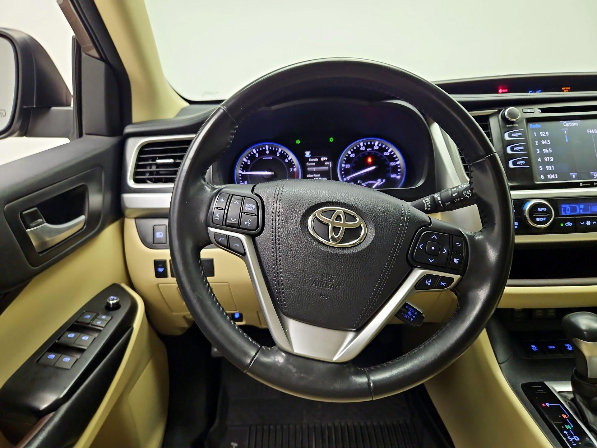 Thumbnail: 2018 Toyota Highlander - 10