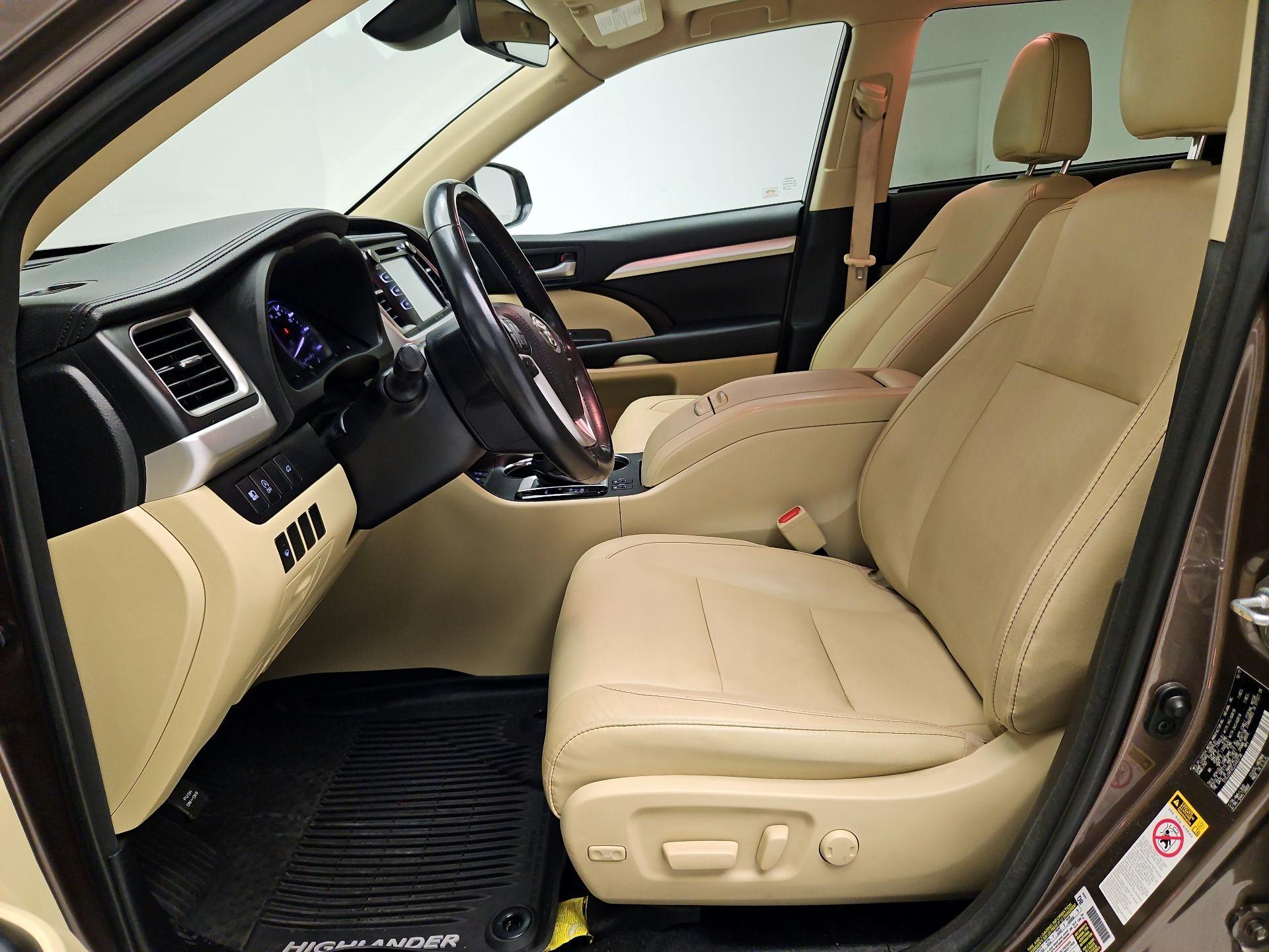 Thumbnail: 2018 Toyota Highlander - 11